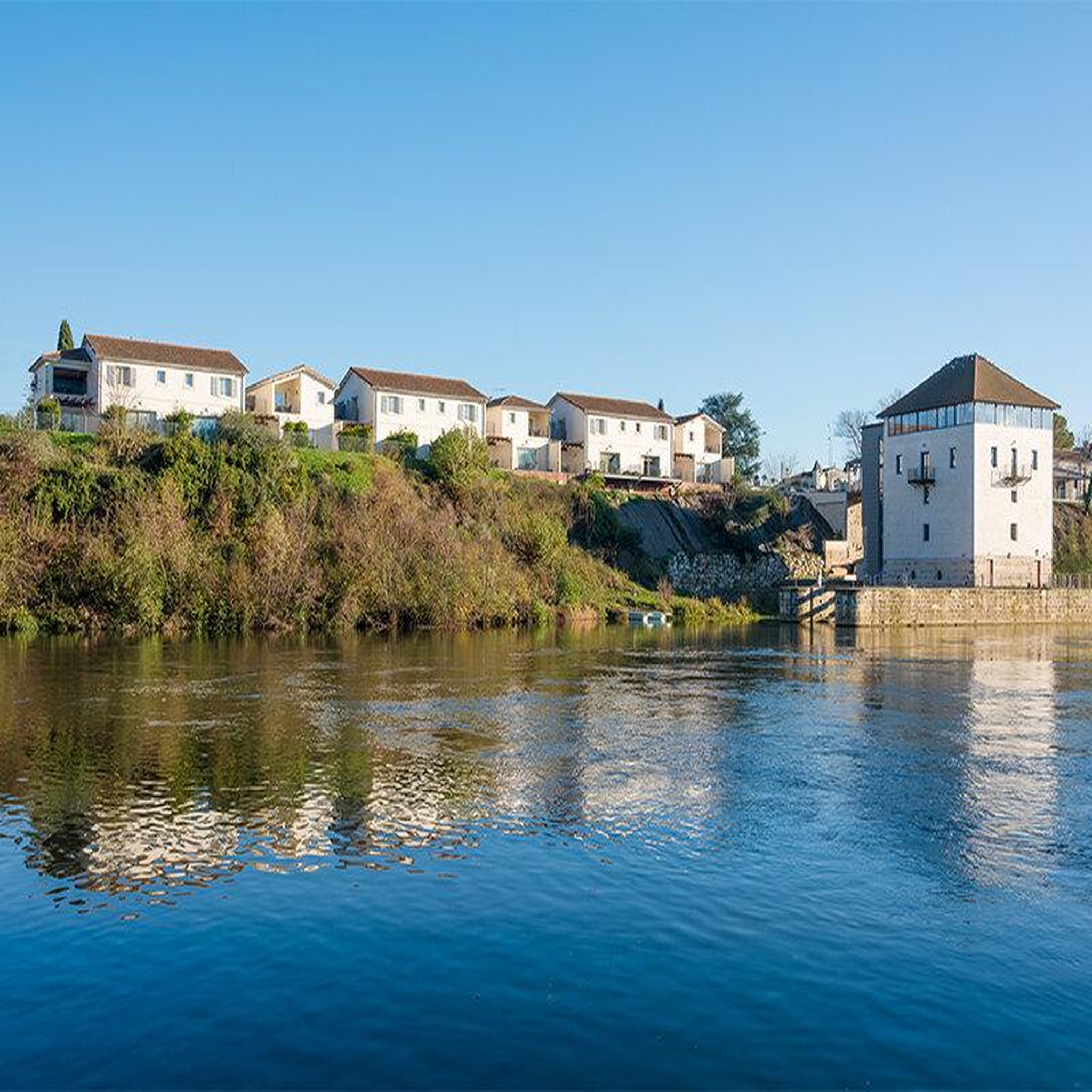 Voir la diapositive 4 : Smartbox 2 jours en hôtel mercure 4* avec espace détente, dîner et bouteille de vin près de montauban - coffret cadeau séjour