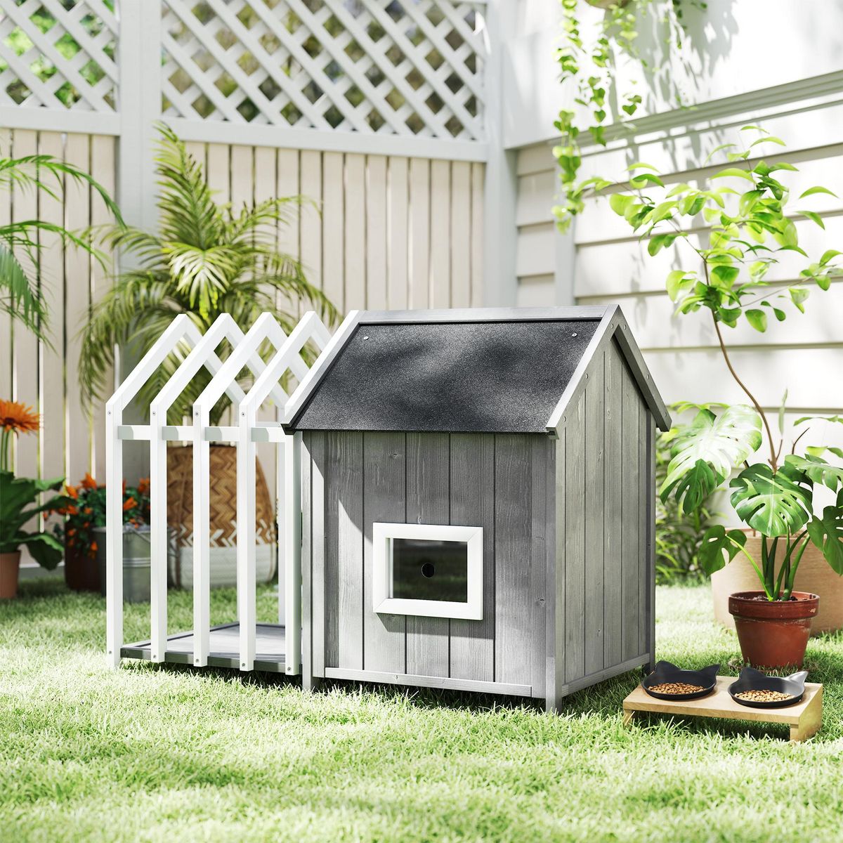 PAWHUT Niche villa pour chien sur pied - terrasse, claustra, auvent, porte, fenêtre, toit bitumé - bois blanc gris