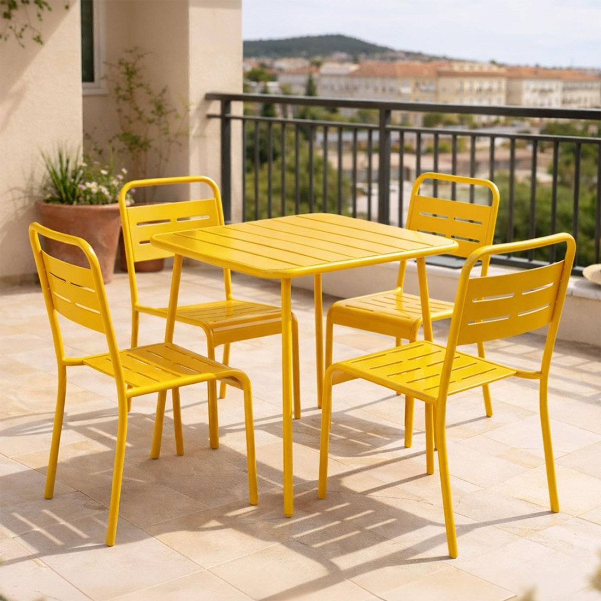 CONCEPT USINE Ensemble table de jardin carrée 70cm et 4 chaises jaune BERGAME