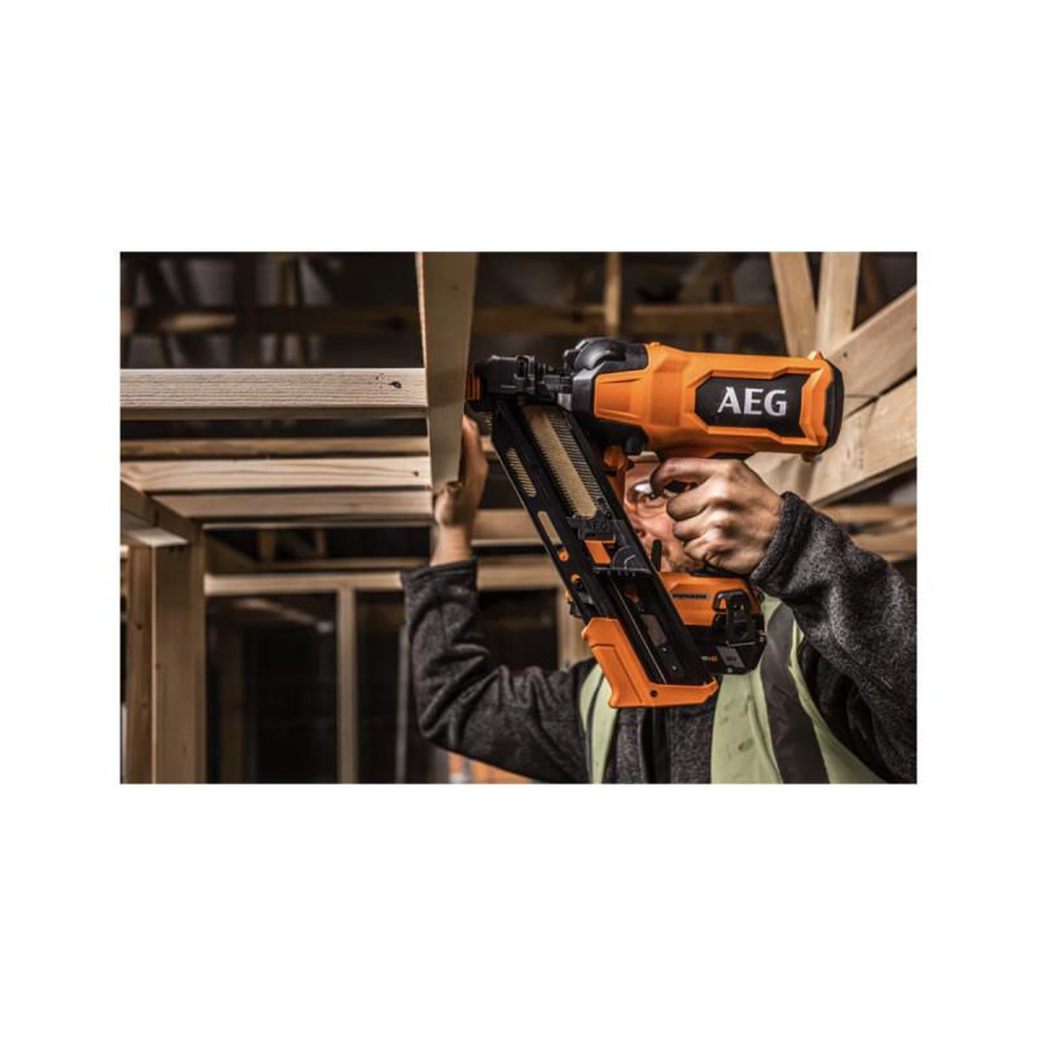 Voir la diapositive 2 : AEG Cloueur charpentier brushless AEG 18V Li-ion sans batterie ni chargeur B18FN10-0
