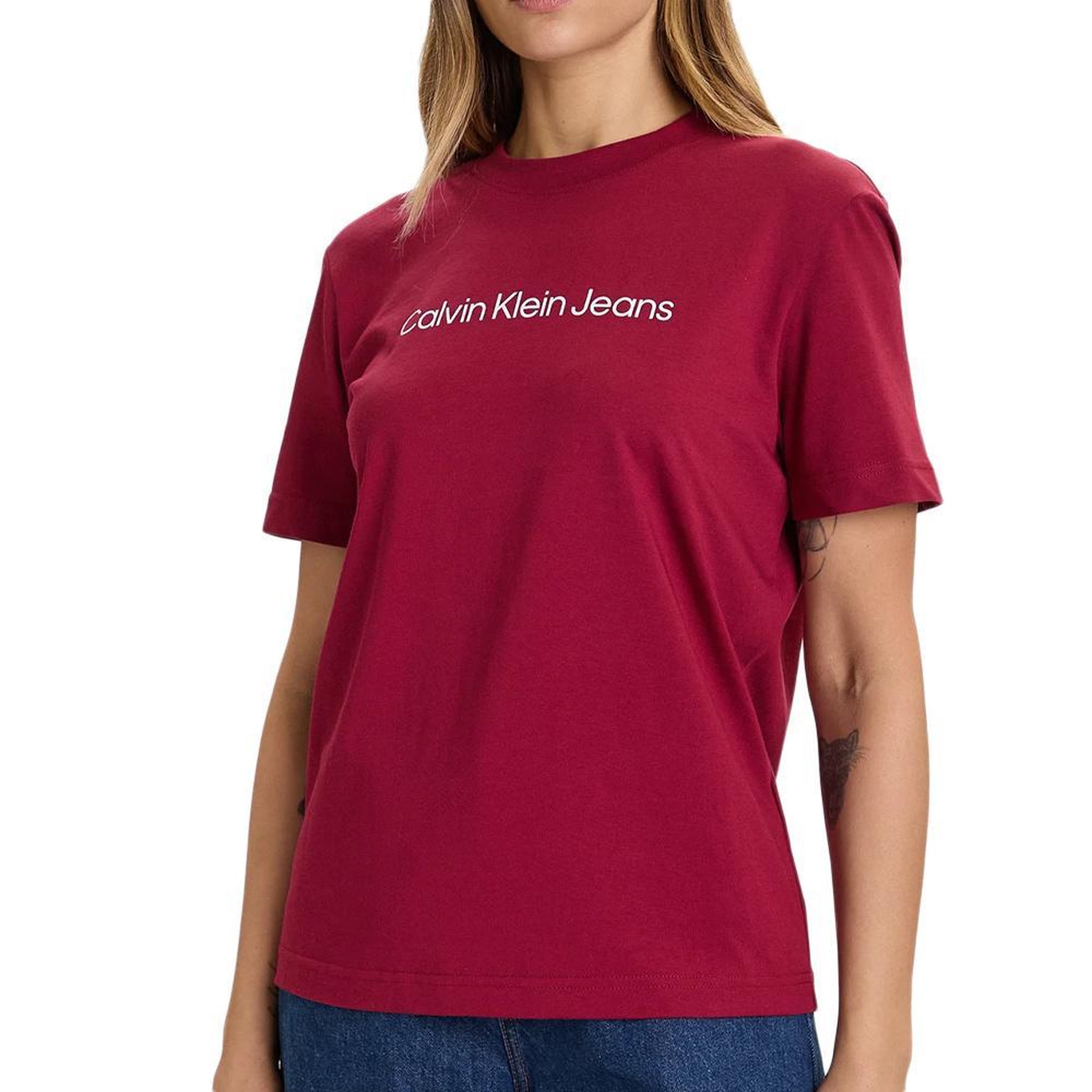 CALVIN KLEIN JEANS T-Shirt Bordeaux Femme Calvin Klein Jeans LV047C912G. Coloris disponibles : Rose