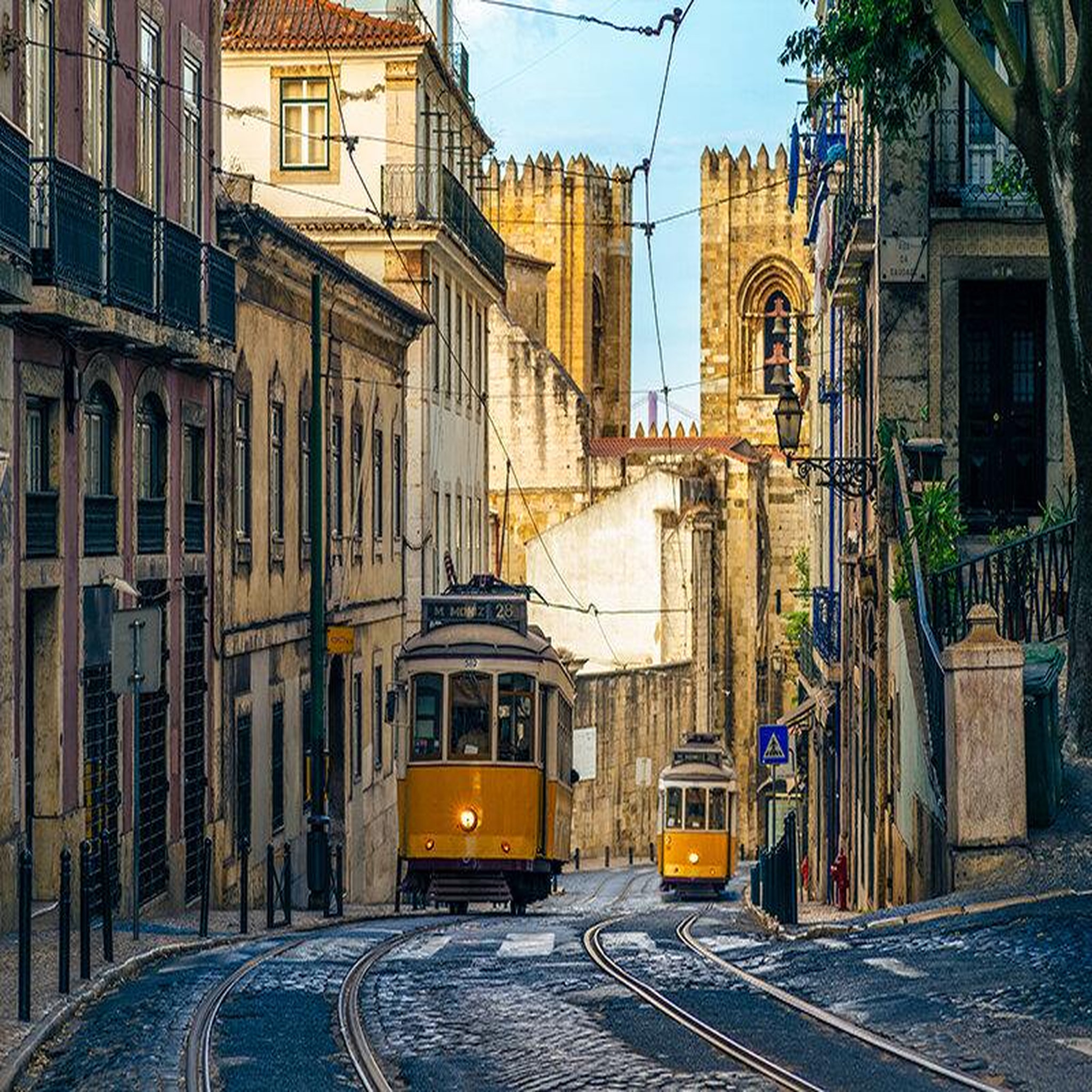 Voir la diapositive 2 : Smartbox 3 jours au cœur de lisbonne avec visite guidée de la ville - coffret cadeau séjour