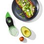Voir la diapositive 1 : OXO Trancheuse à avocat 3 en 1 OXO vert