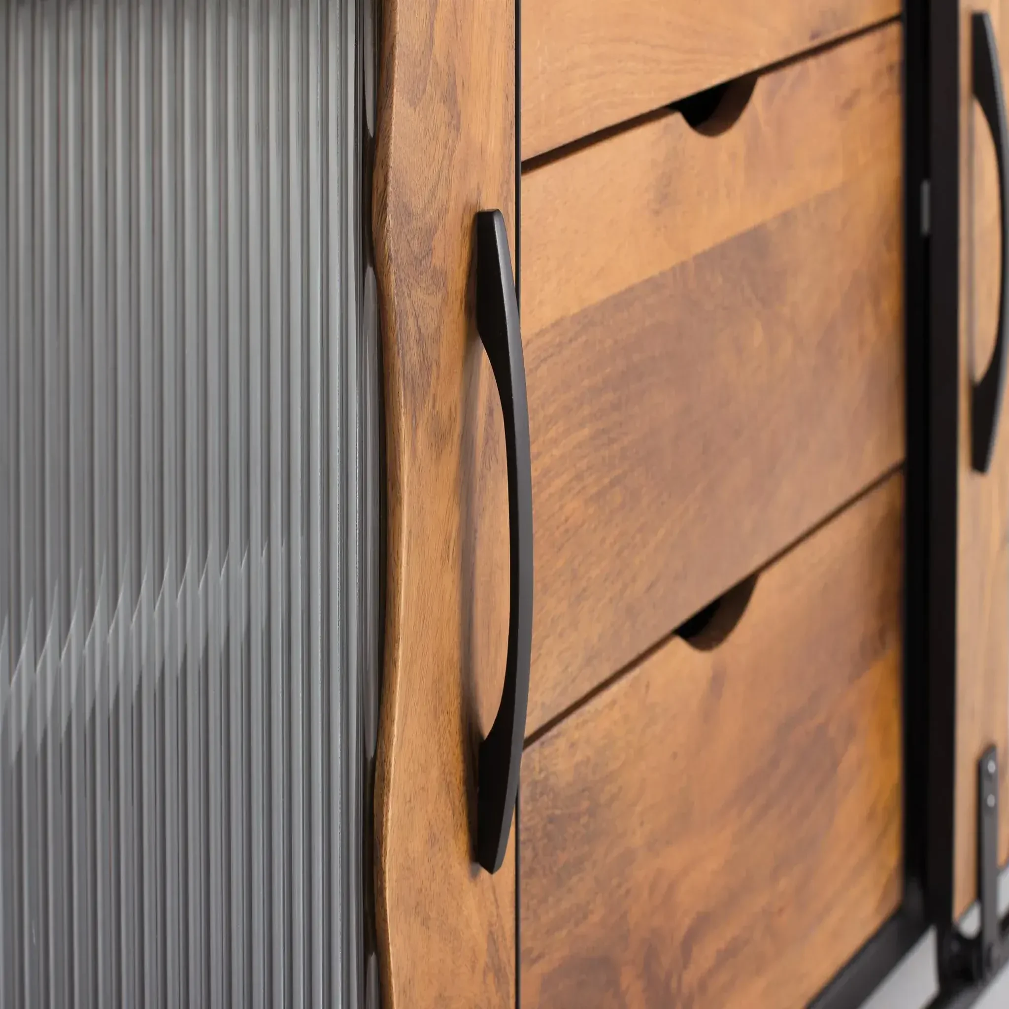 Voir la diapositive 3 : GINER Y COLOMER SL Buffet en bois de manguier et métal 150cm style industriel