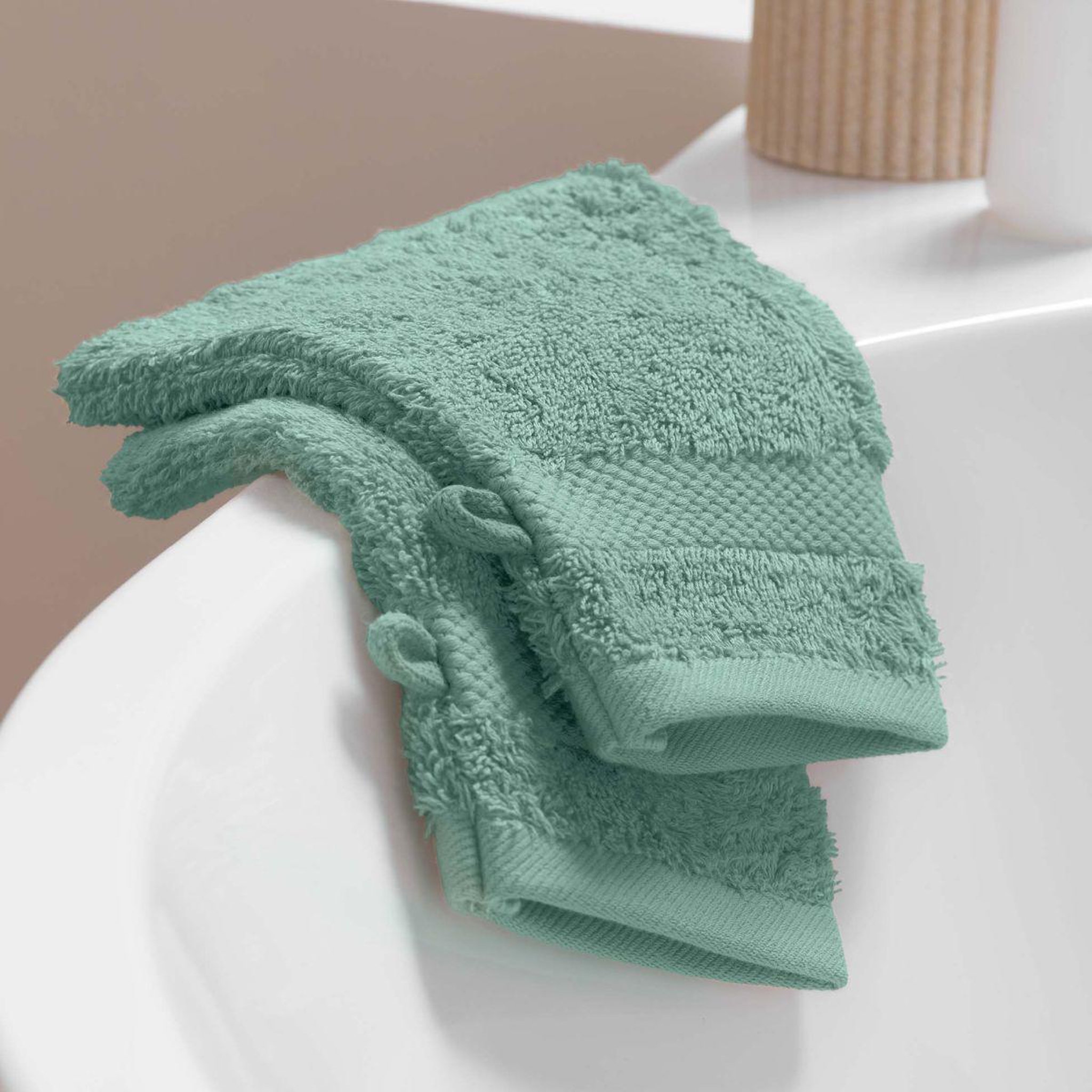 Voir la diapositive 5 : Douceur d'Intérieur Lot de 2 gants de toilette  elegance  15x21cm céladon