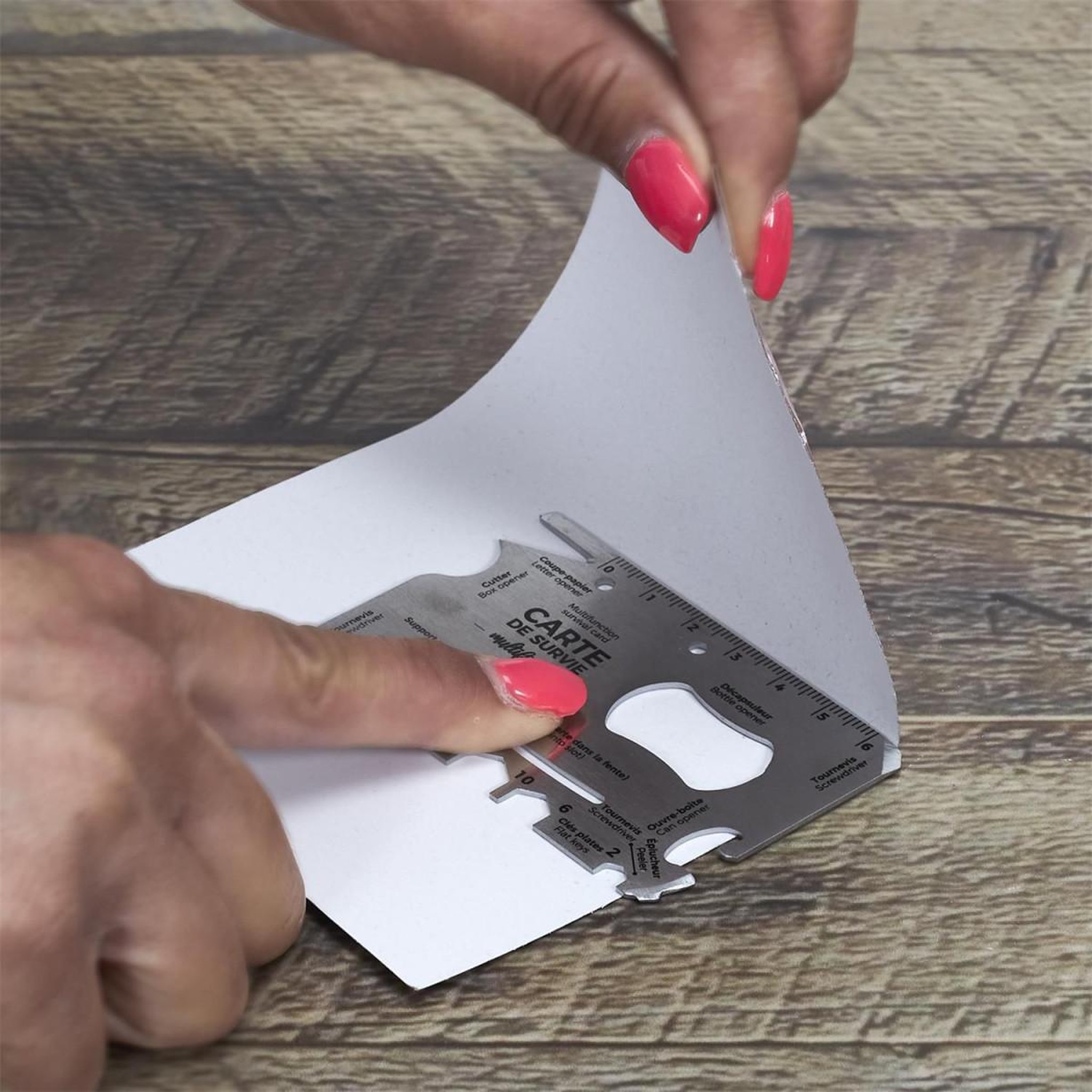 Voir la diapositive 5 : The concept Factory Carte de survie  multifonctions  8cm argent
