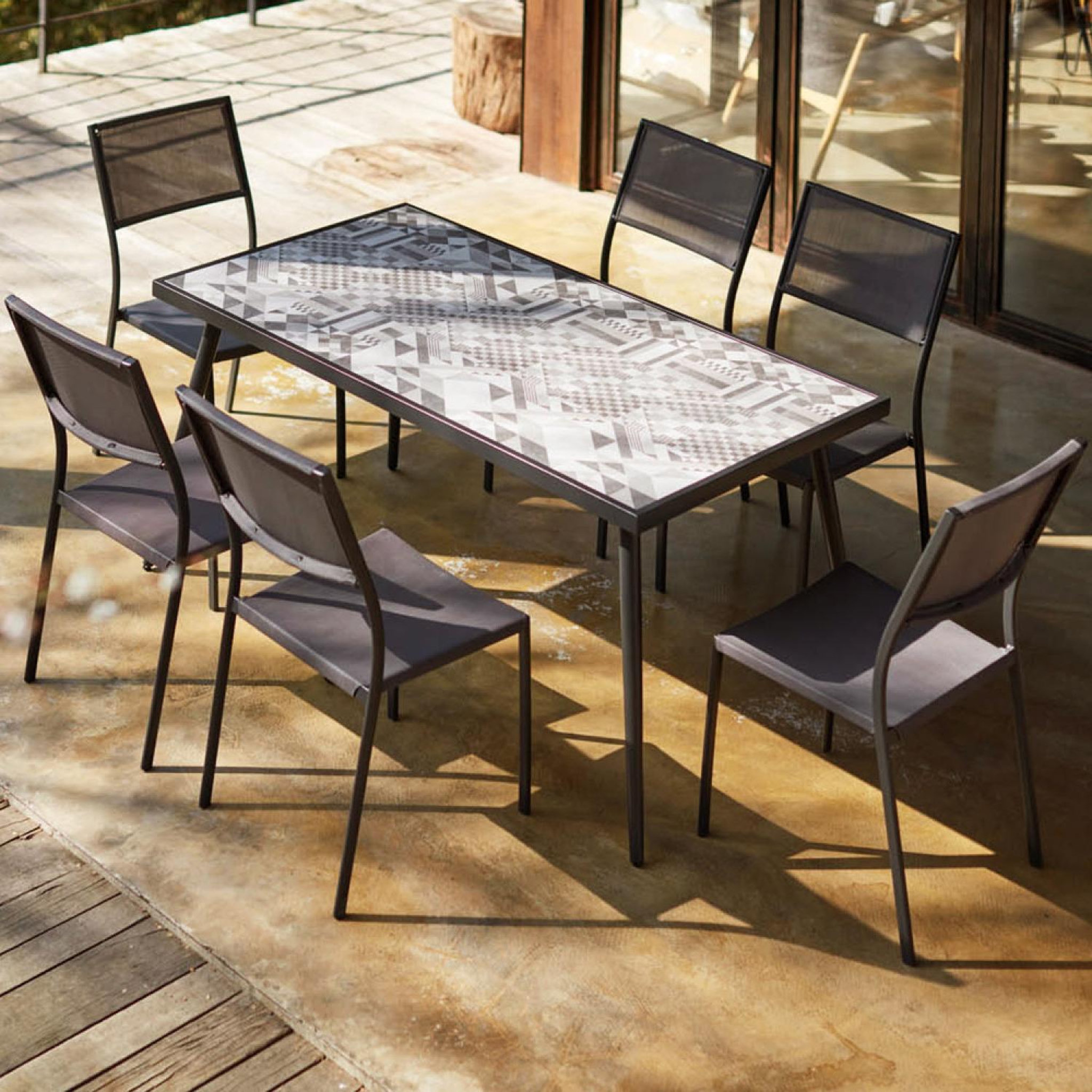 Voir la diapositive 2 : CONCEPT USINE Table de jardin et 6 chaises en céramique et pieds en métal mica