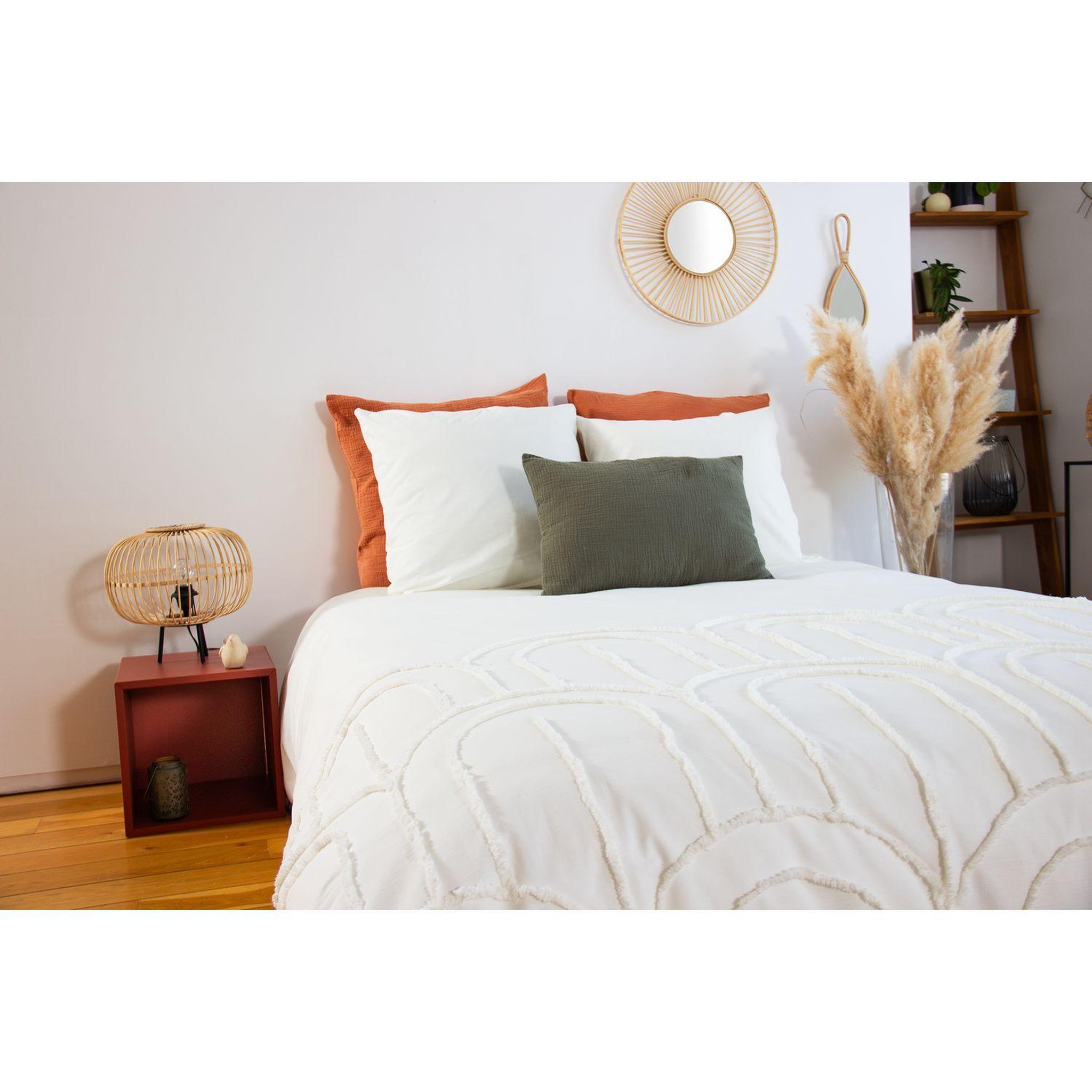 Voir la diapositive 4 : COTE DECO Parure de lit finition tufté - 100% coton lavé 52 fils/cm² - 240 x 260 cm