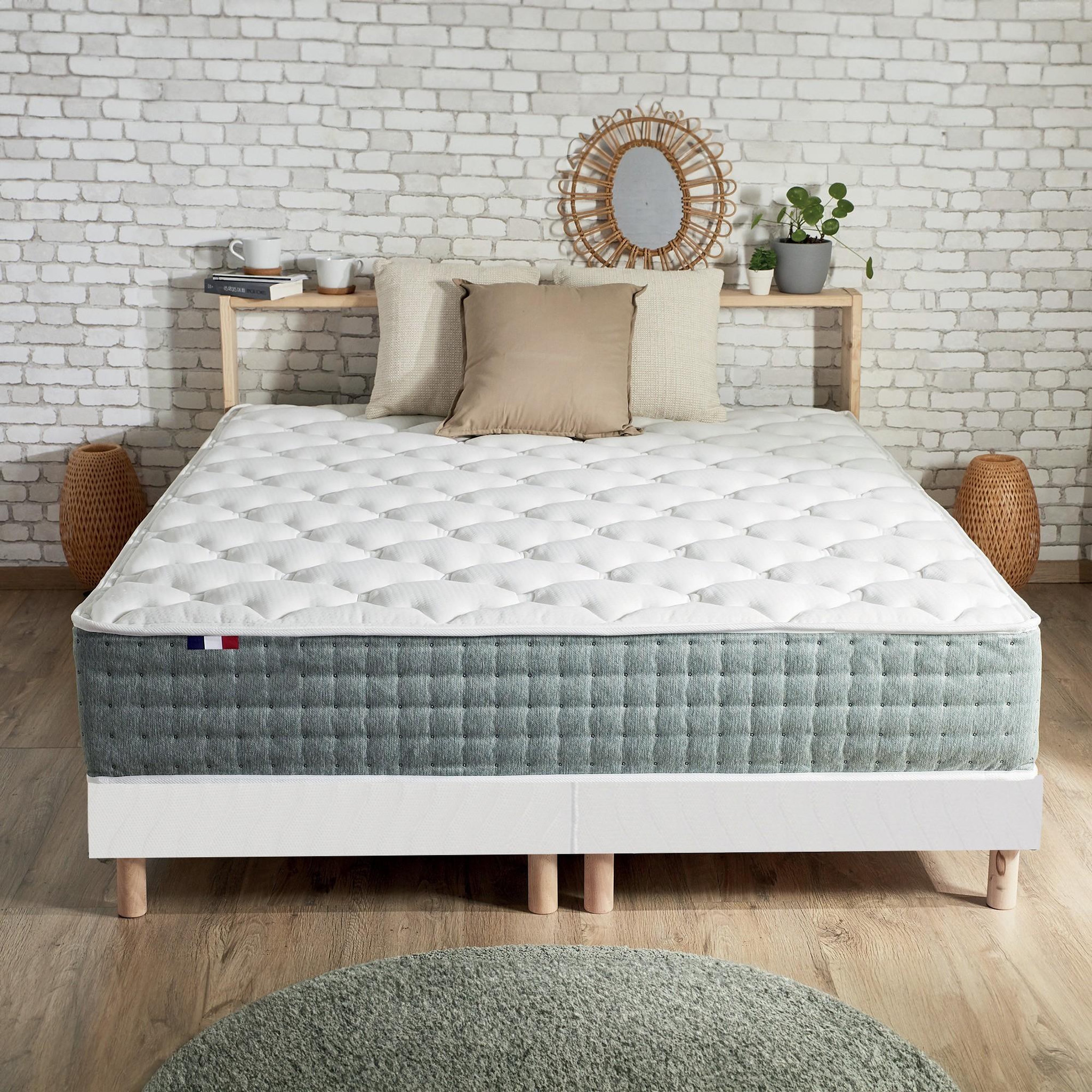Voir la diapositive 6 : IDLITERIE Ensemble + matelas Ressort 7 zones Face Hiver/Eté différente HYGGE Fabriqué en France