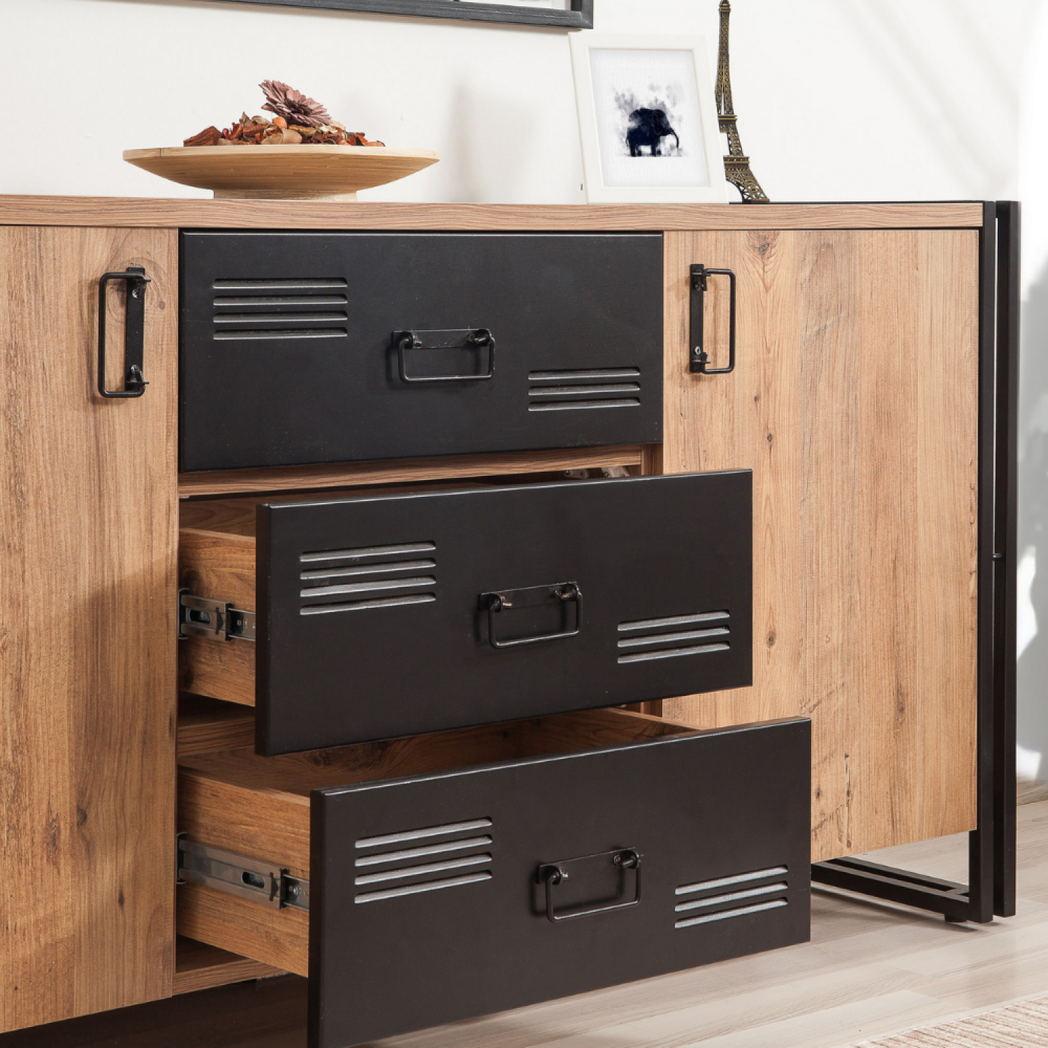 Voir la diapositive 6 : CONCEPT USINE Buffet industriel avec portes et tiroirs holen