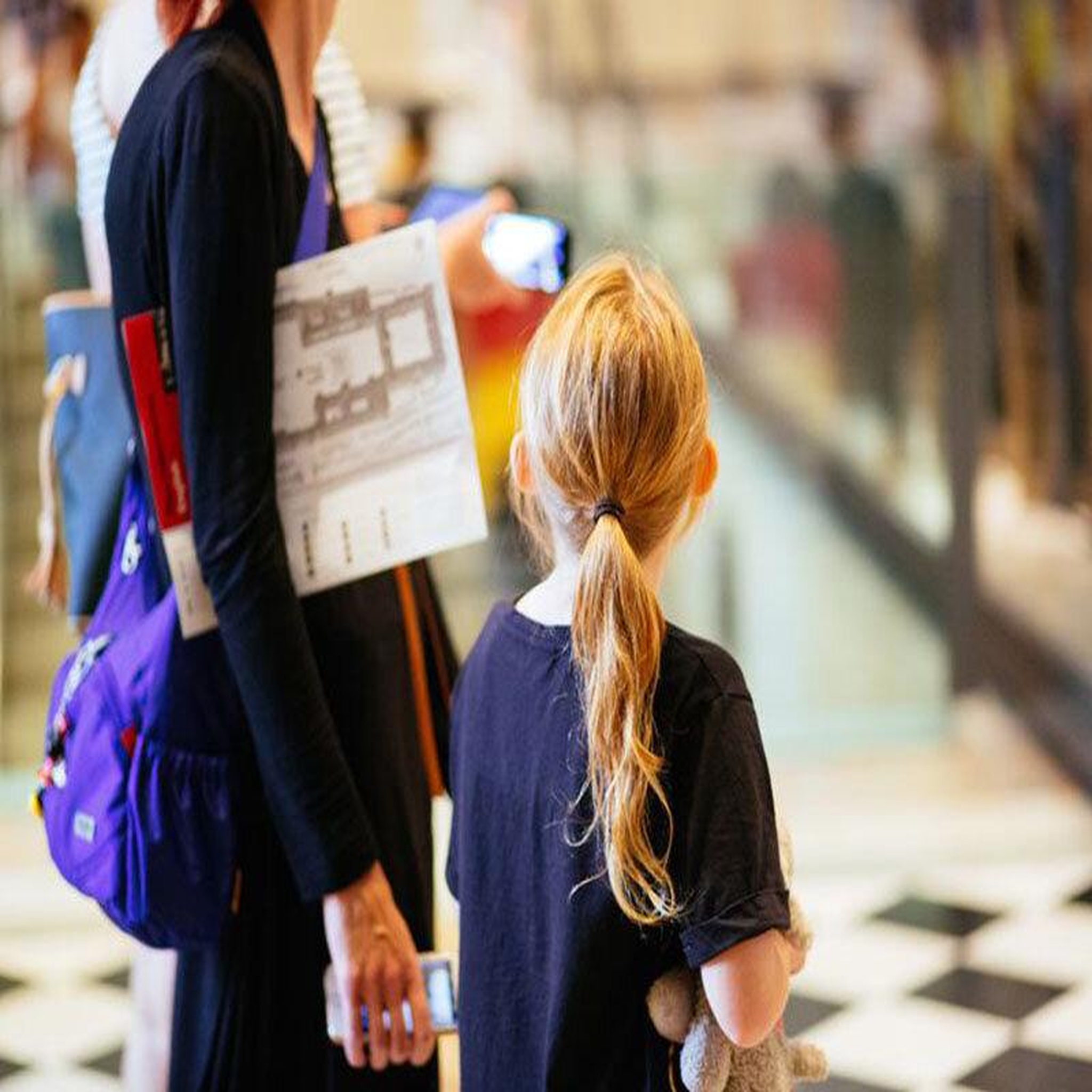 Voir la diapositive 2 : Smartbox Visite guidée privée du louvre pour familles avec enfants (2h) - coffret cadeau multi-thèmes