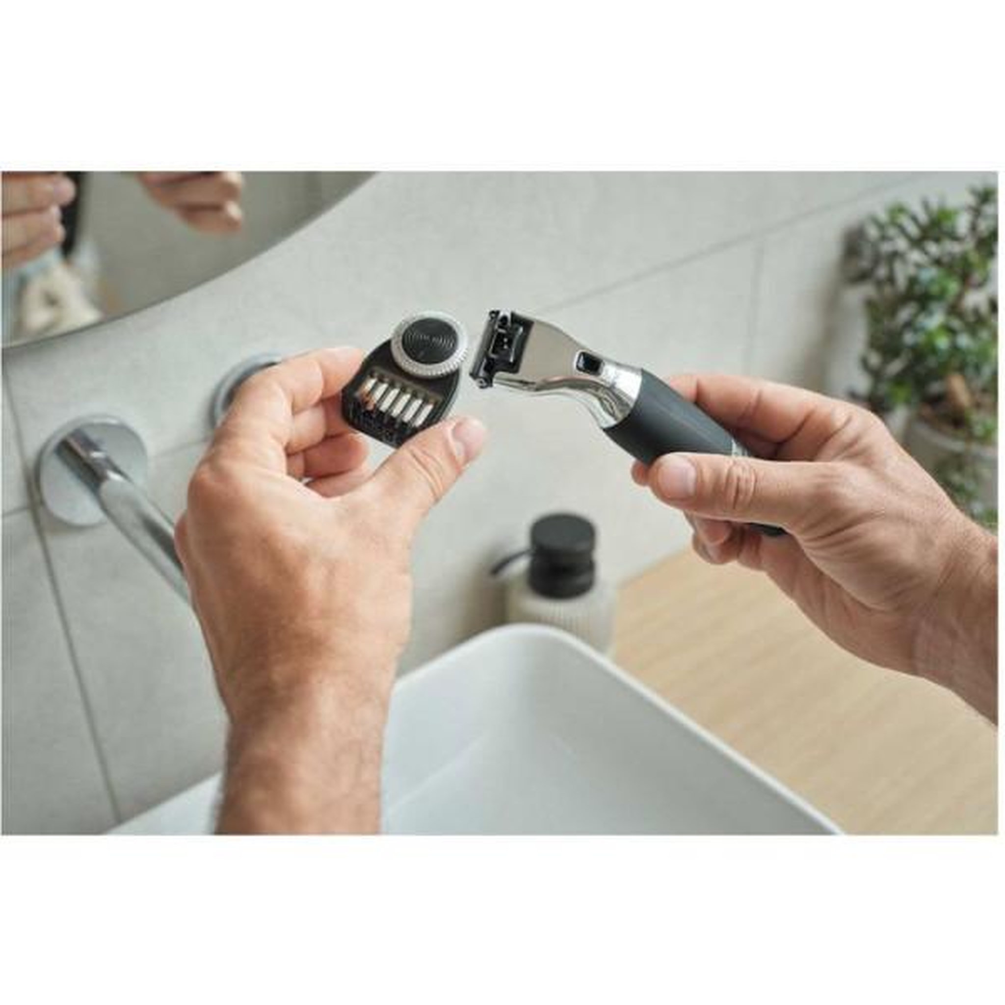 Voir la diapositive 5 : MARKET24 Rasoir - Tondeuse Electrique  multifonction SENCOR SHP 0460BK - Barbe corps et cheveux - 20 réglages 0,5-10 mm - Autonomie 60 min - Noir