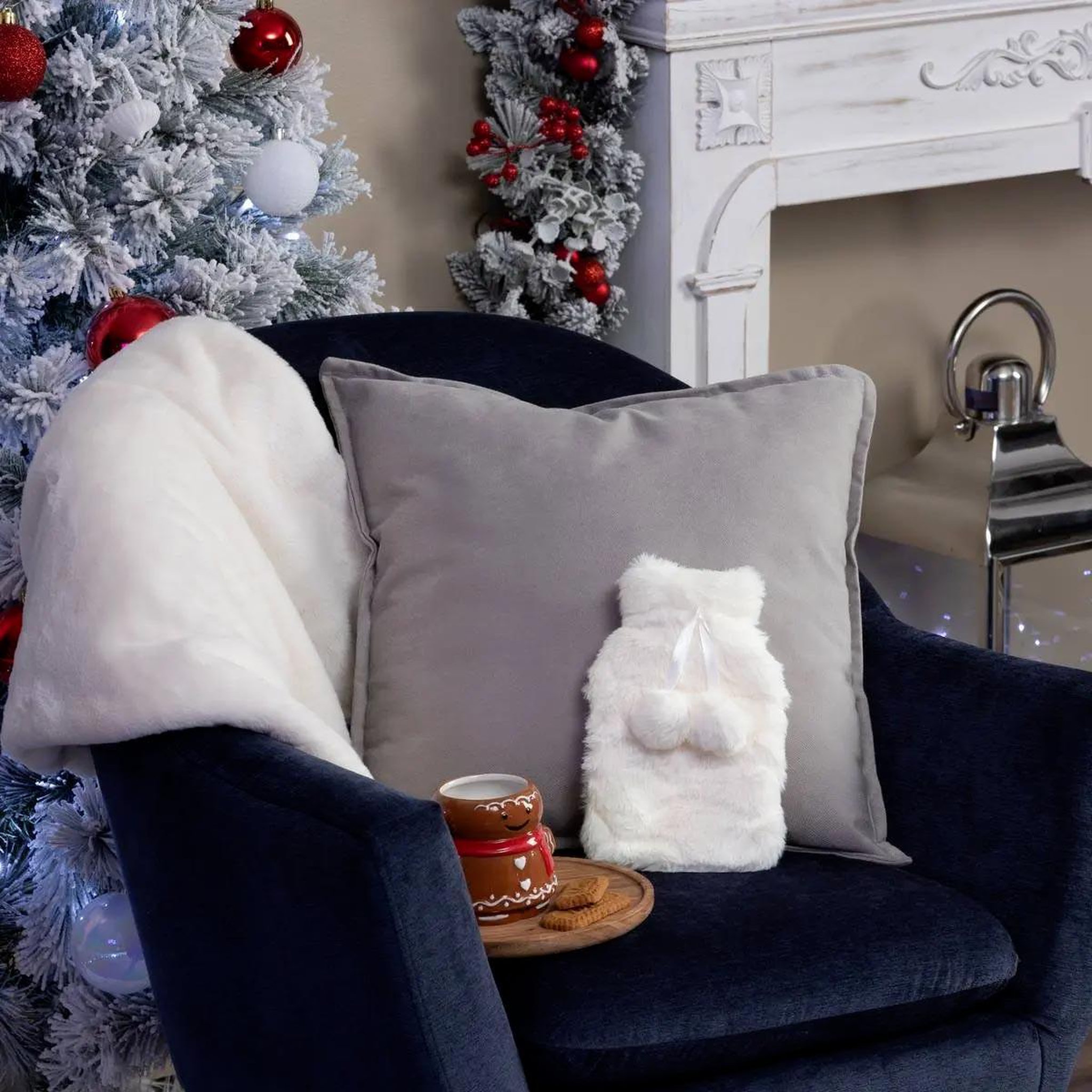 Voir la diapositive 2 : FEERIC LIGHT & CHRISTMAS Bouillotte en pilou avec 2 pompons - Blanc ivoire