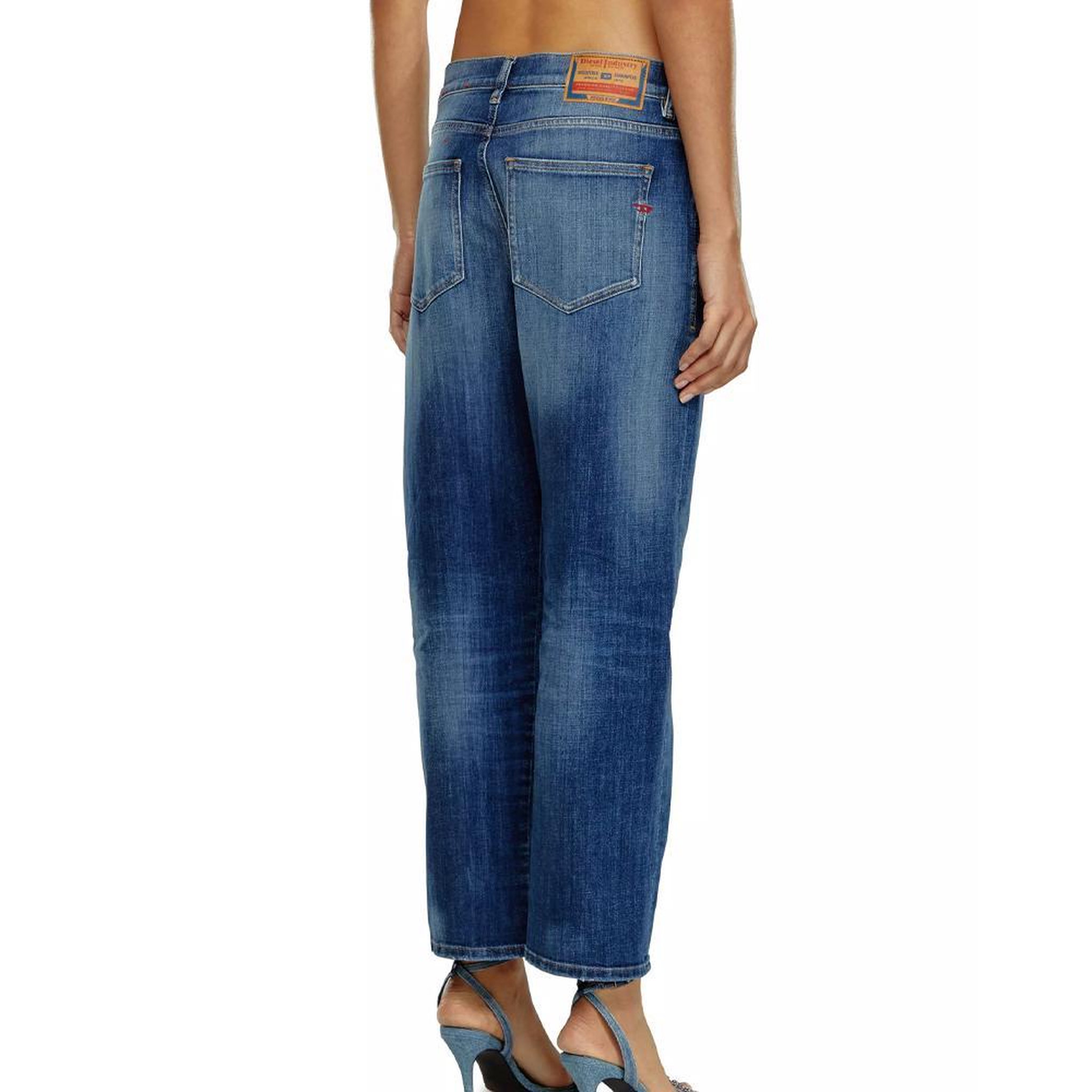 Voir la diapositive 2 : DIESEL Jean  Femme Diesel Dair