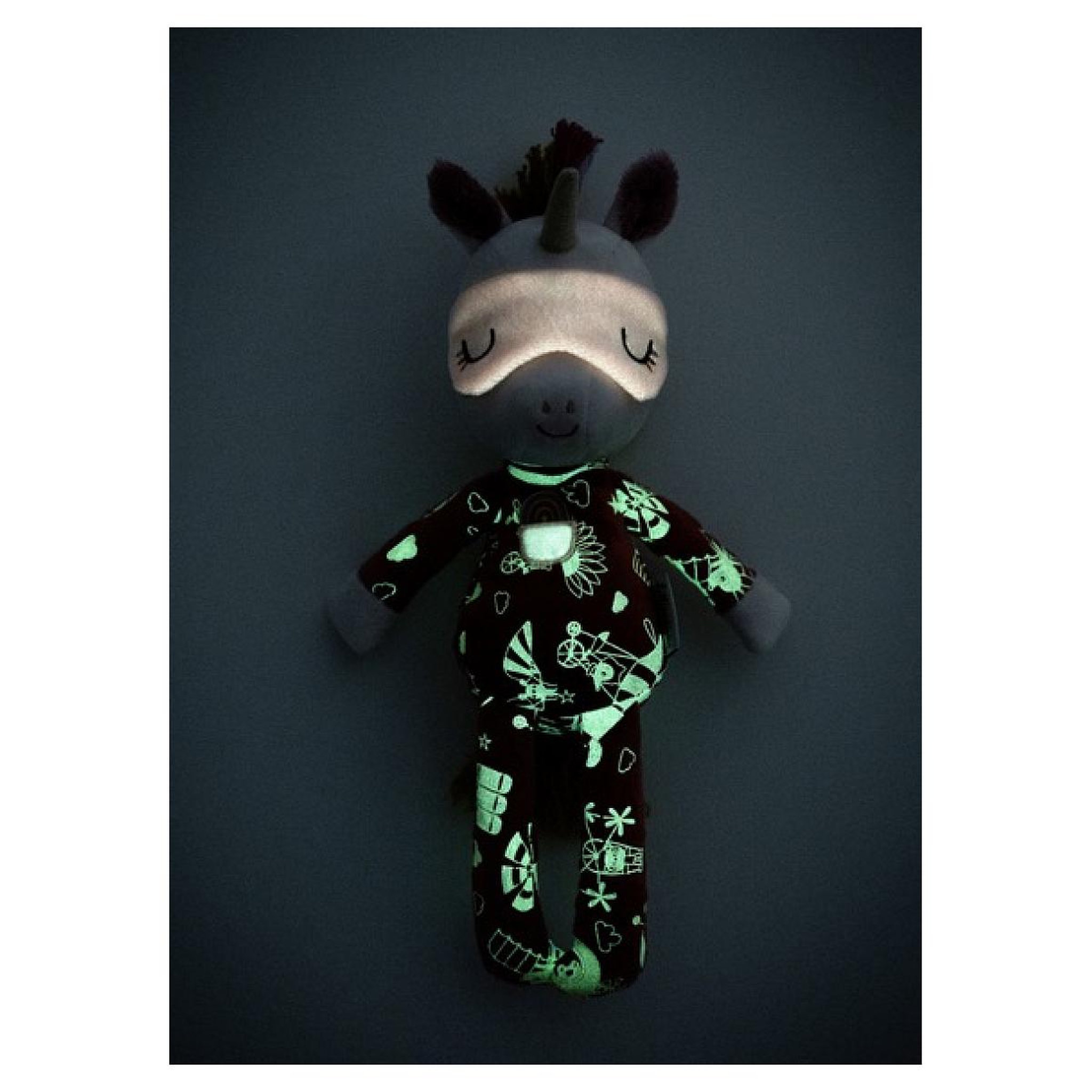 Voir la diapositive 2 : LILLIPUTIENS Lena la Licorne amie de la nuit