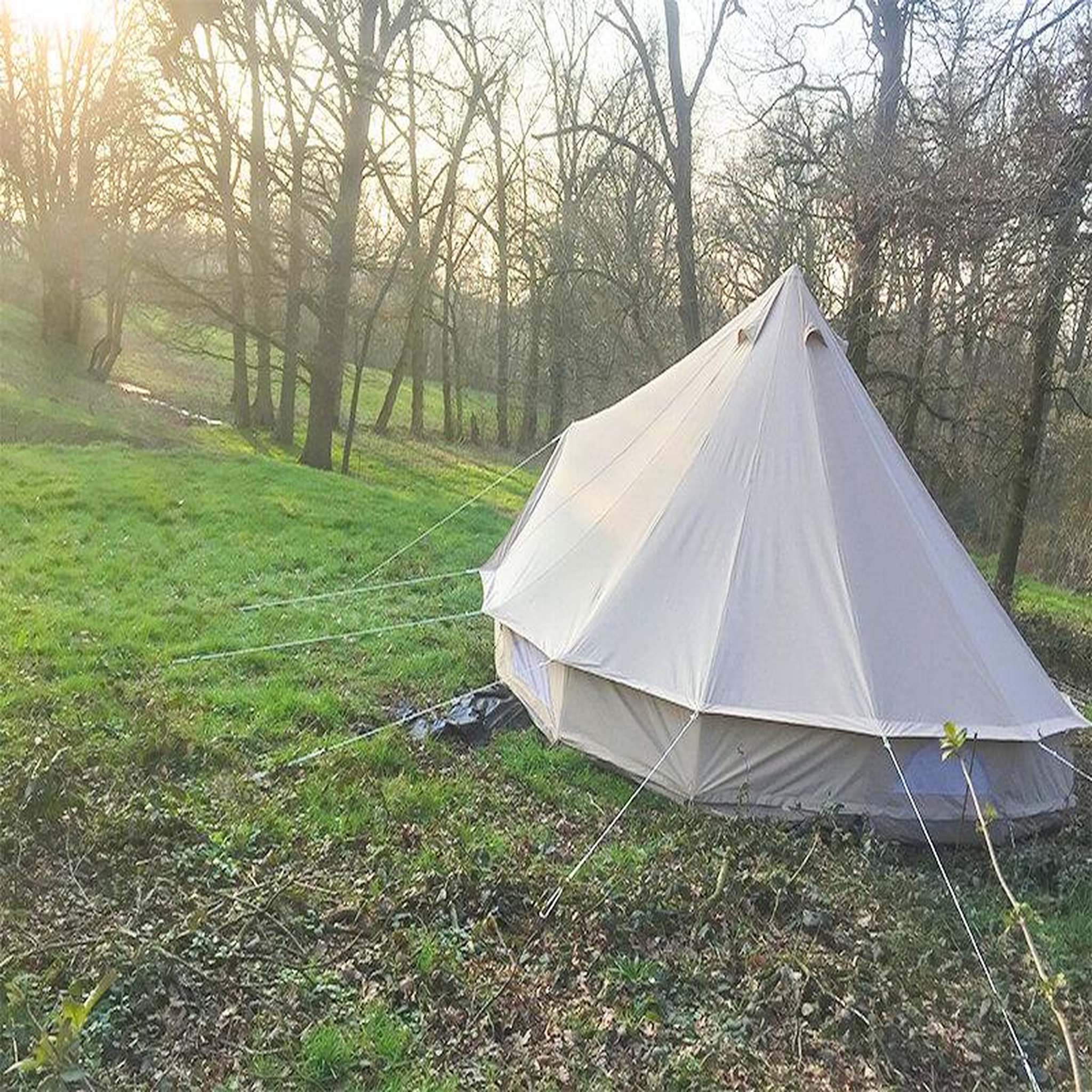 Voir la diapositive 2 : Smartbox Séjour insolite de 2 jours en tipi près de lille - coffret cadeau séjour