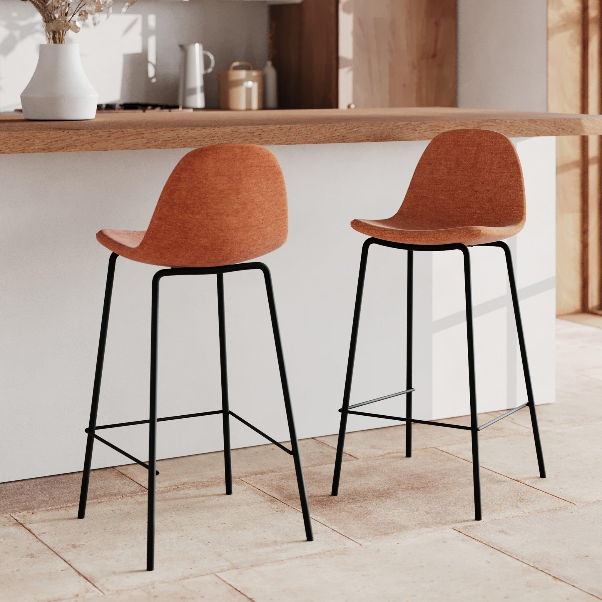 Voir la diapositive 2 : MAISON PAVANE Lot de 2 chaises pour îlot central en tissu terracotta 65,5 cm-henrik