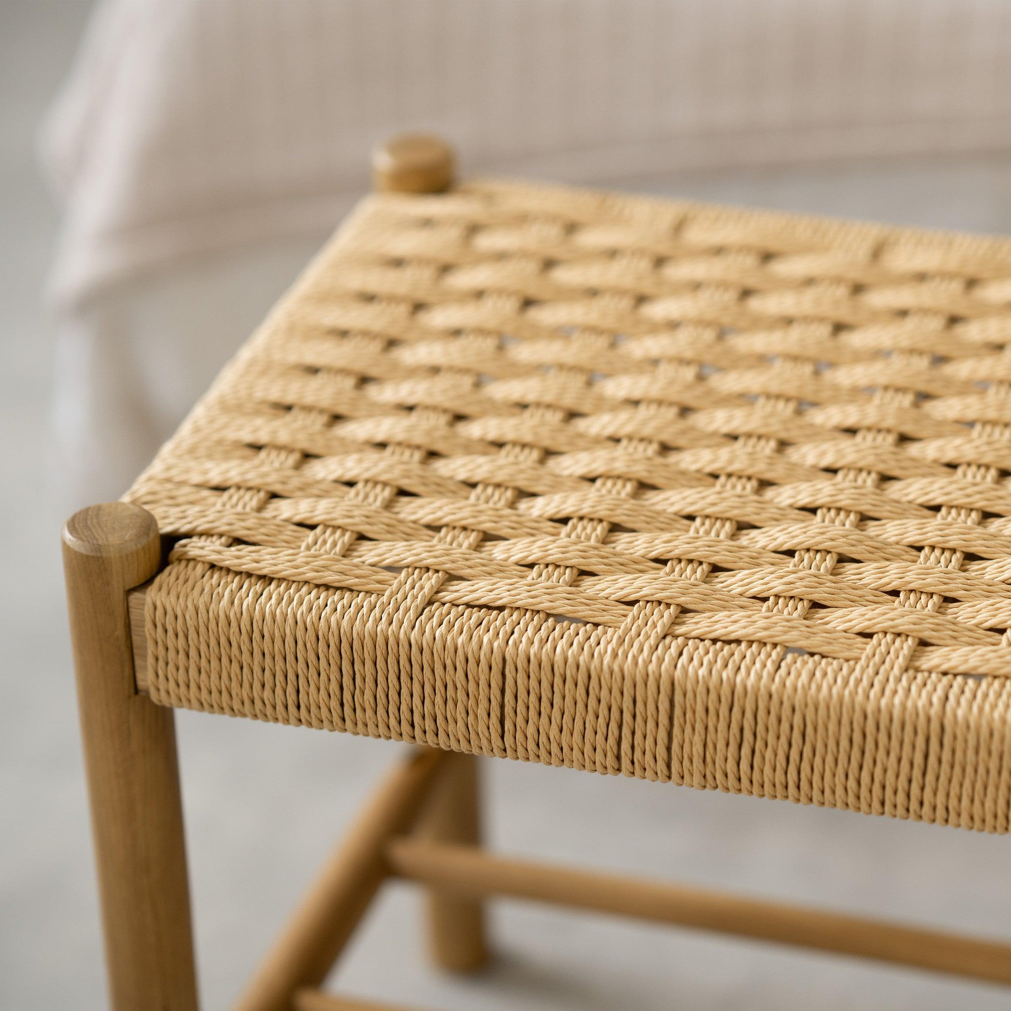 Voir la diapositive 3 : MAISON PAVANE Banc 2 places en bois de chêne massif avec tressage-kepler