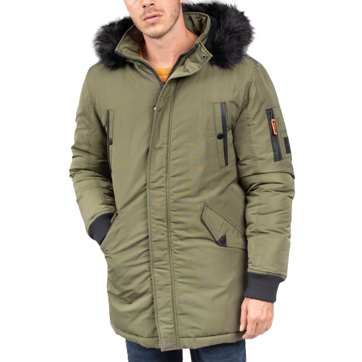 Parka avec fourrure outlet homme pas cher