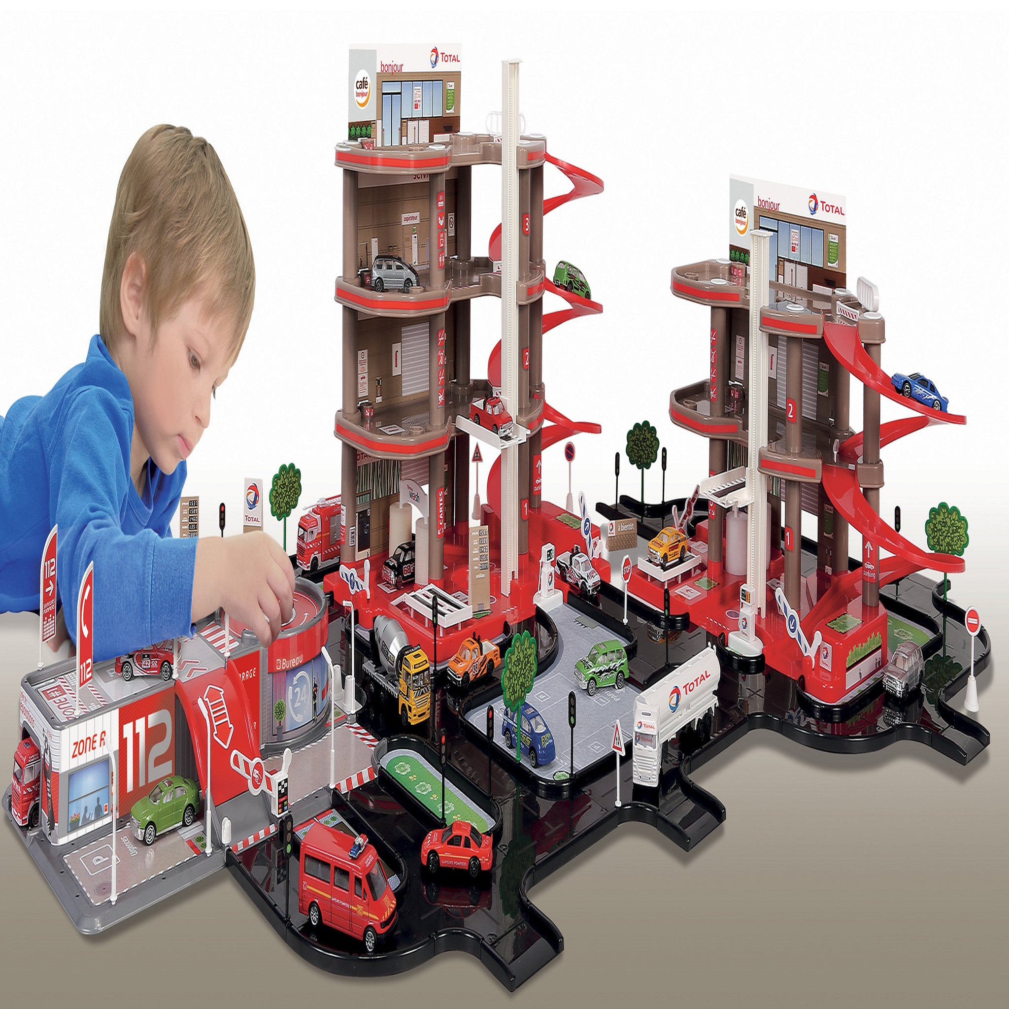 Voir la diapositive 2 : TOTAL Super garage Multi-services plateforme pompier et stations services