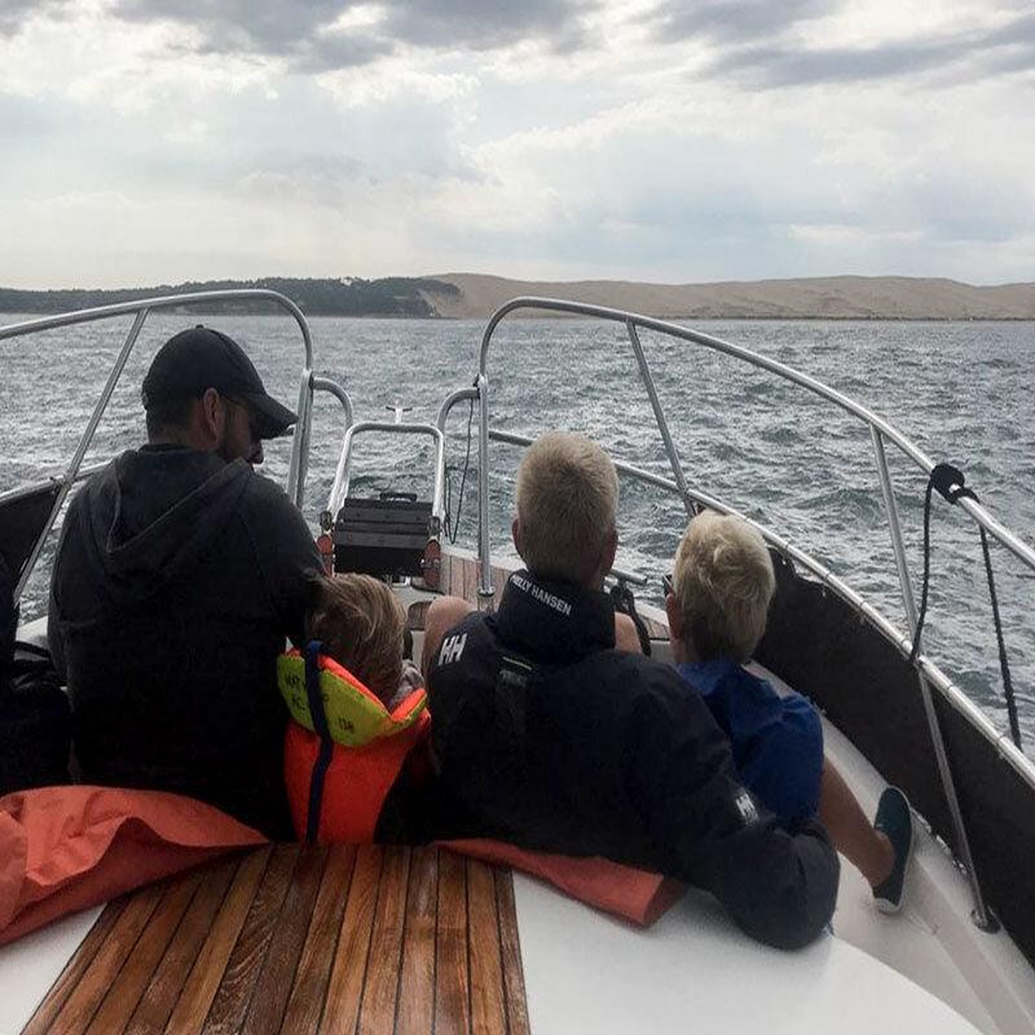 Voir la diapositive 2 : Smartbox Croisière privée à 2 ou en groupe : bassin d'arcachon, dune du pilat et banc d'arguin - coffret cadeau sport & aventure