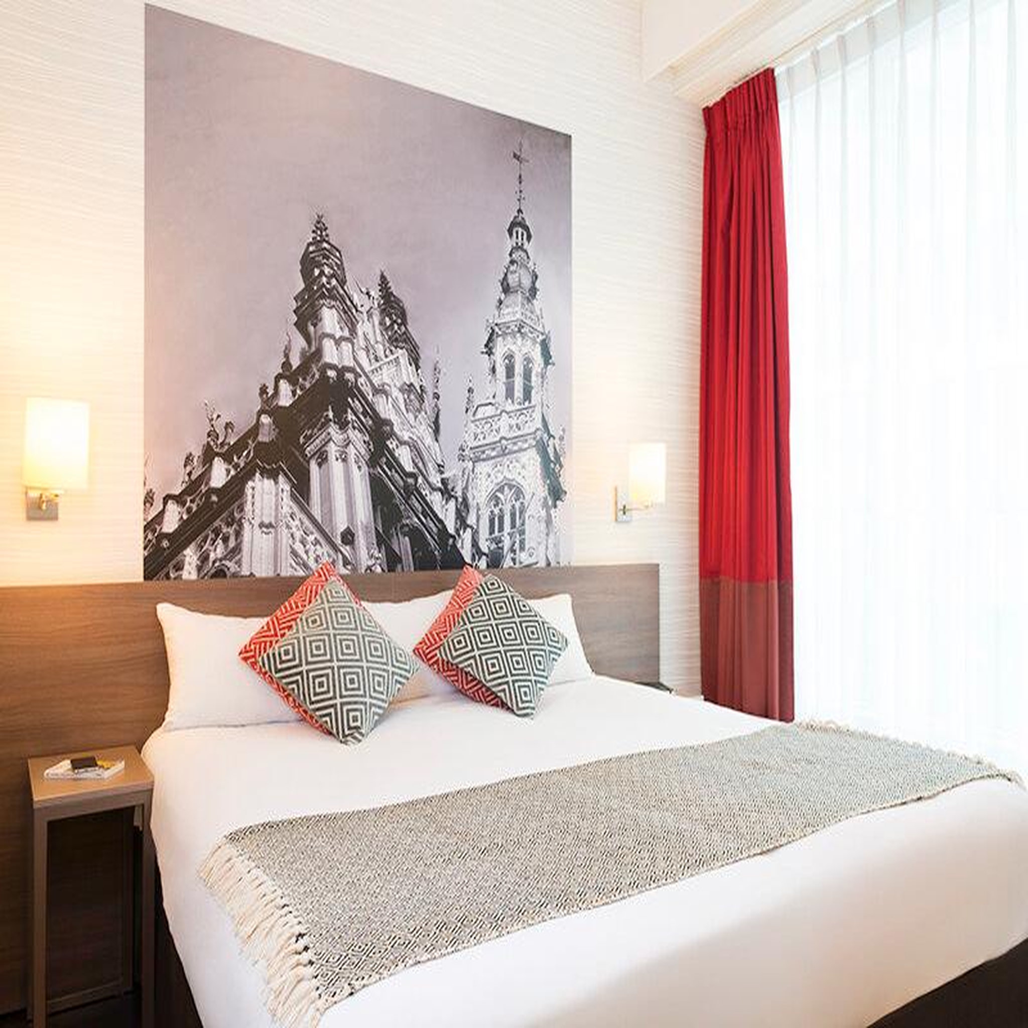 Voir la diapositive 2 : Smartbox Séjour en famille de 3 jours en appart hôtel Adagio 4* à Bruxelles - Coffret Cadeau Séjour