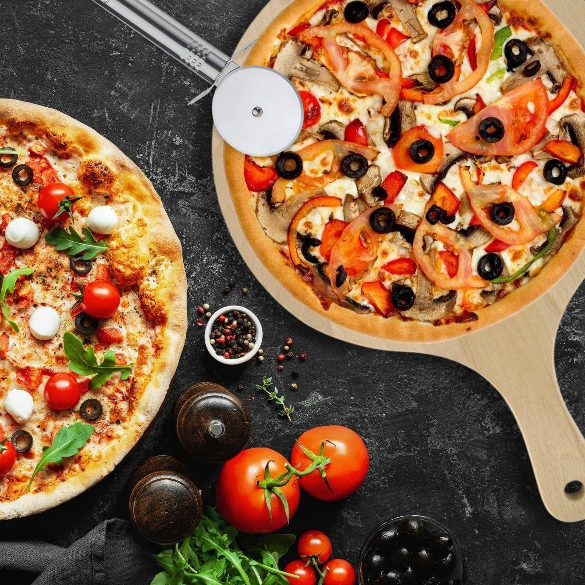 Voir la diapositive 2 : Fackelmann Ensemble pour pizza avec une planche à pizza ronde et une roulette à pizza fackelmann