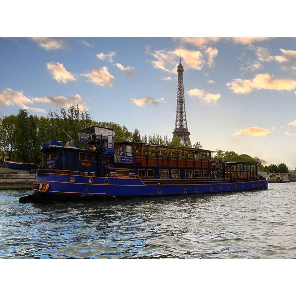 Smartbox 2h de croisière sur la Seine avec cocktail et déjeuner gastronomique en famille - Coffret Cadeau Gastronomie