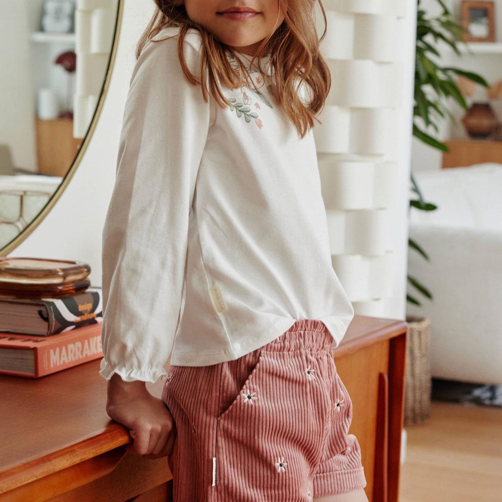 Voir la diapositive 4 : Petit Béguin Short bébé en velours côtelé Bloom