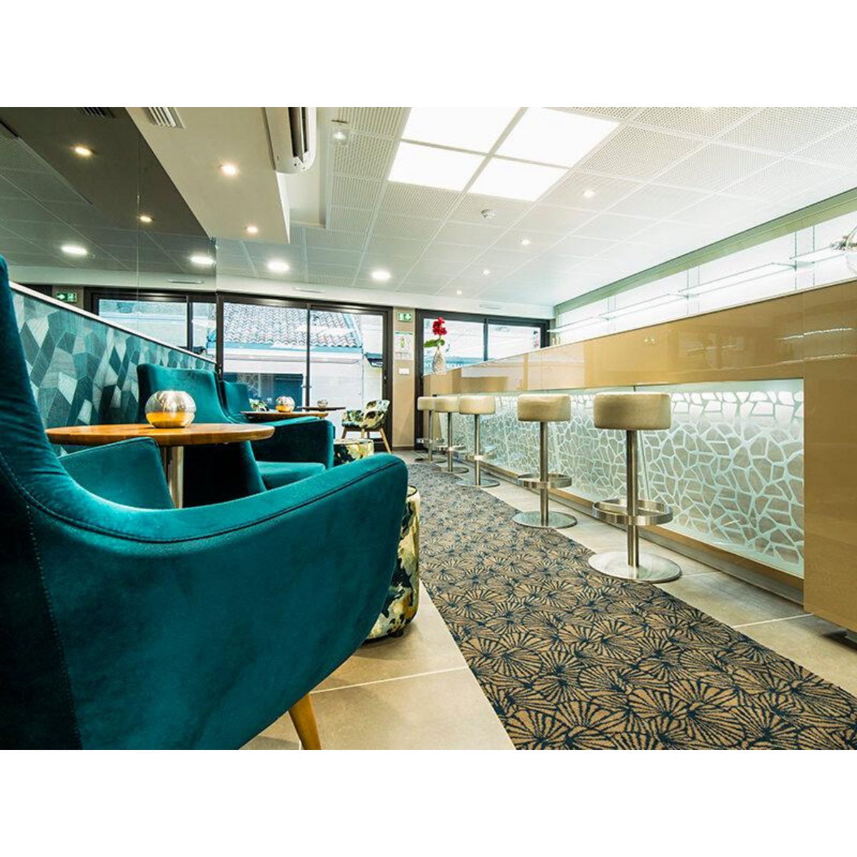 Smartbox Massage et accès au spa d'un hôtel 4* à Saint-Raphaël - Coffret Cadeau Bien-être