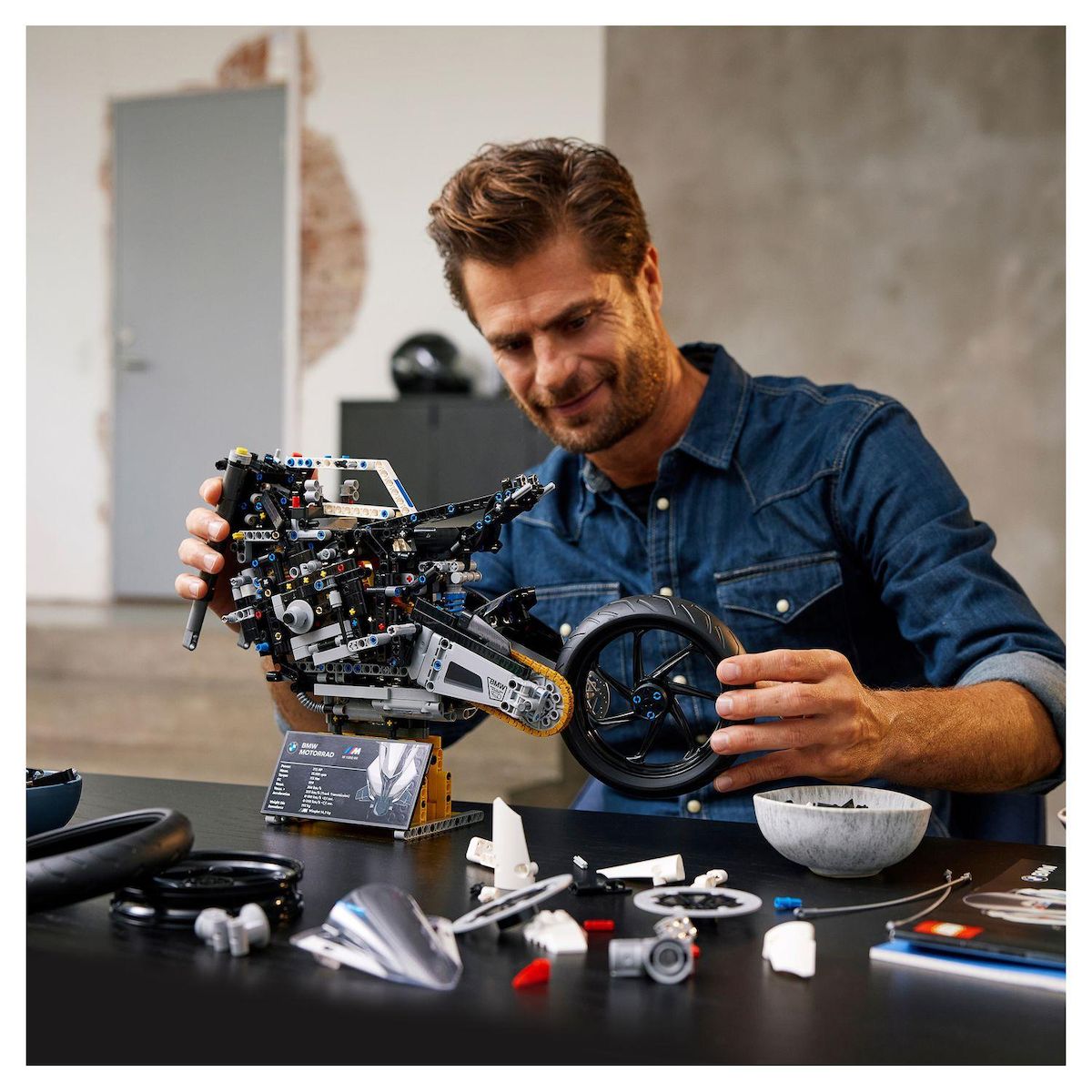 LEGO Technic 42130 - BMW M 1000 RR, Modèle Réduit Moto Pour Adulte