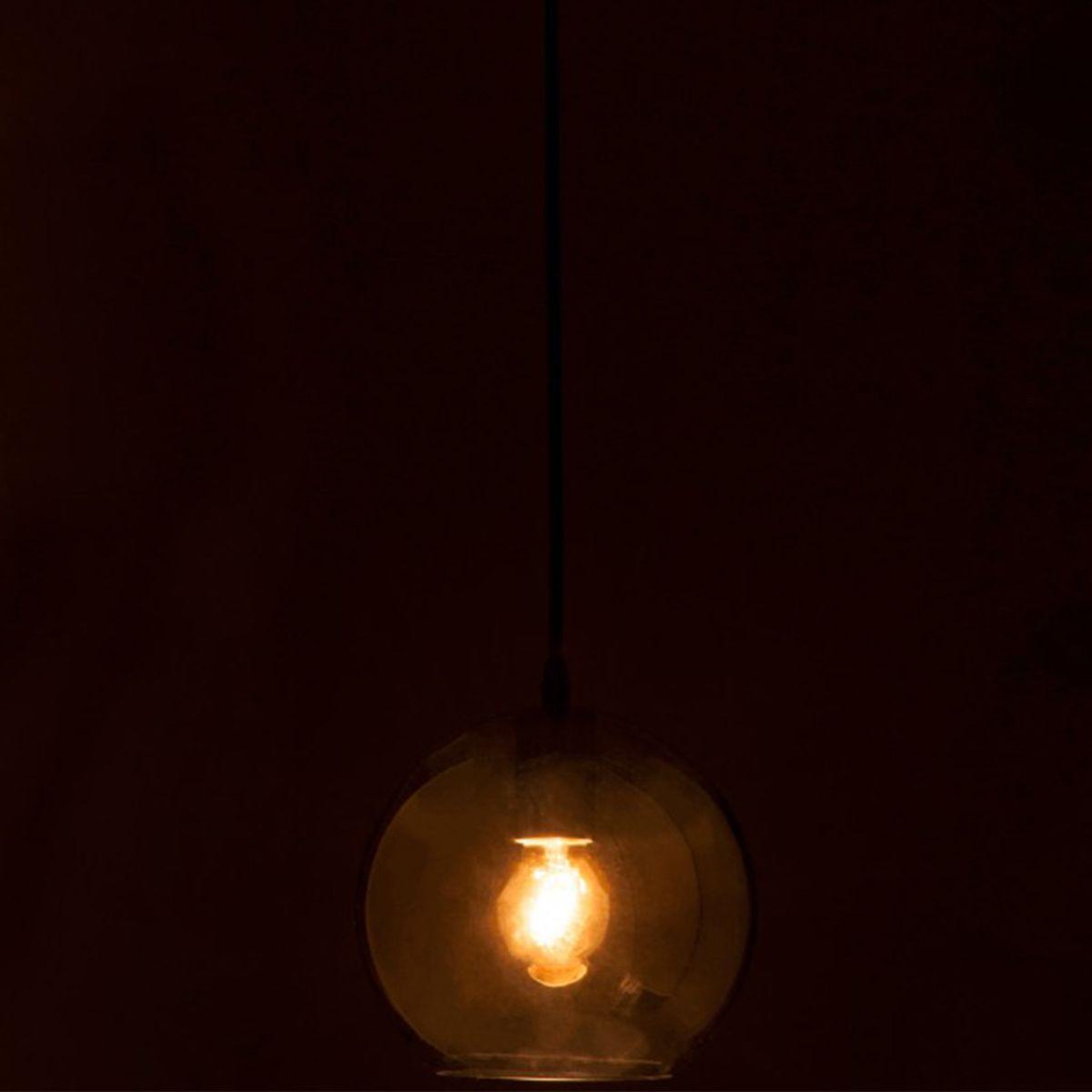 Voir la diapositive 3 : J-LINE Lampe suspension en verre  miroir  20cm argent