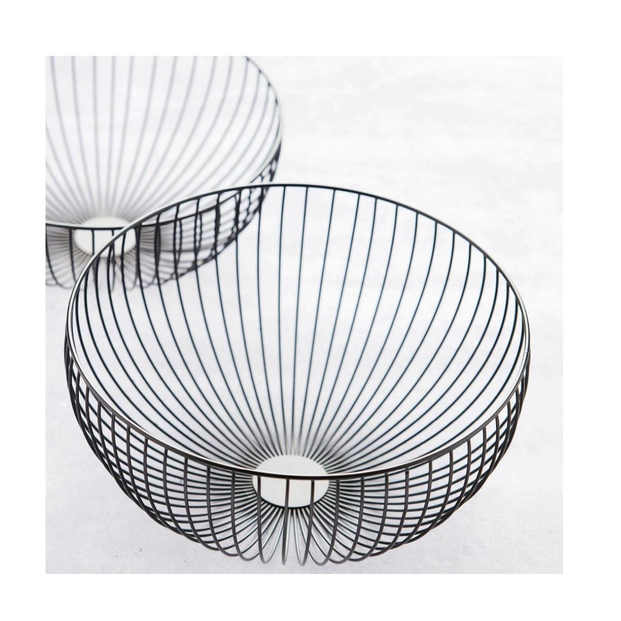 Voir la diapositive 3 : point virgule Panier de fruit et legumes 35cm noir - PV-CHR-3047