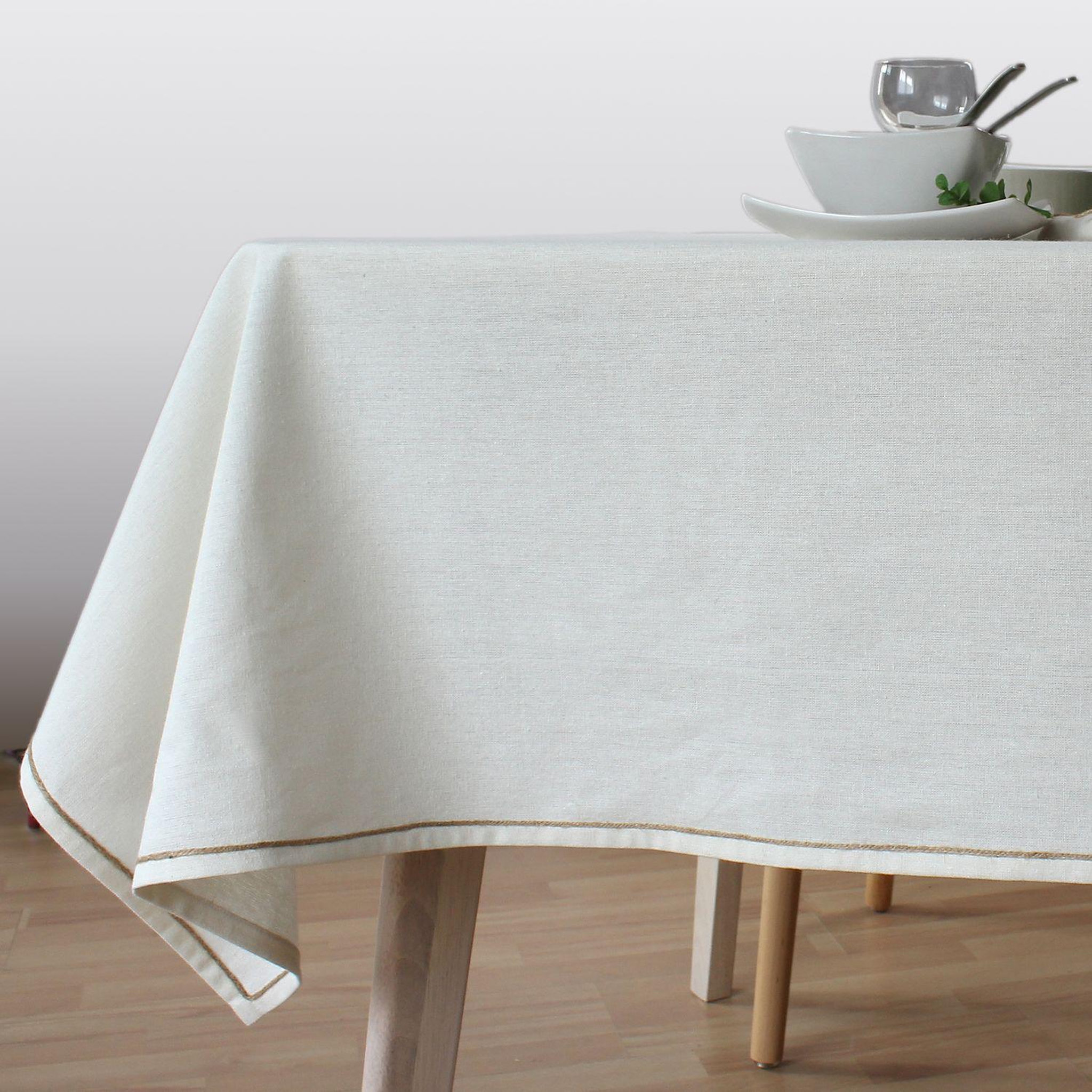 Voir la diapositive 2 : TOILINUX Nappe rectangulaire avec bordure jute LINA
