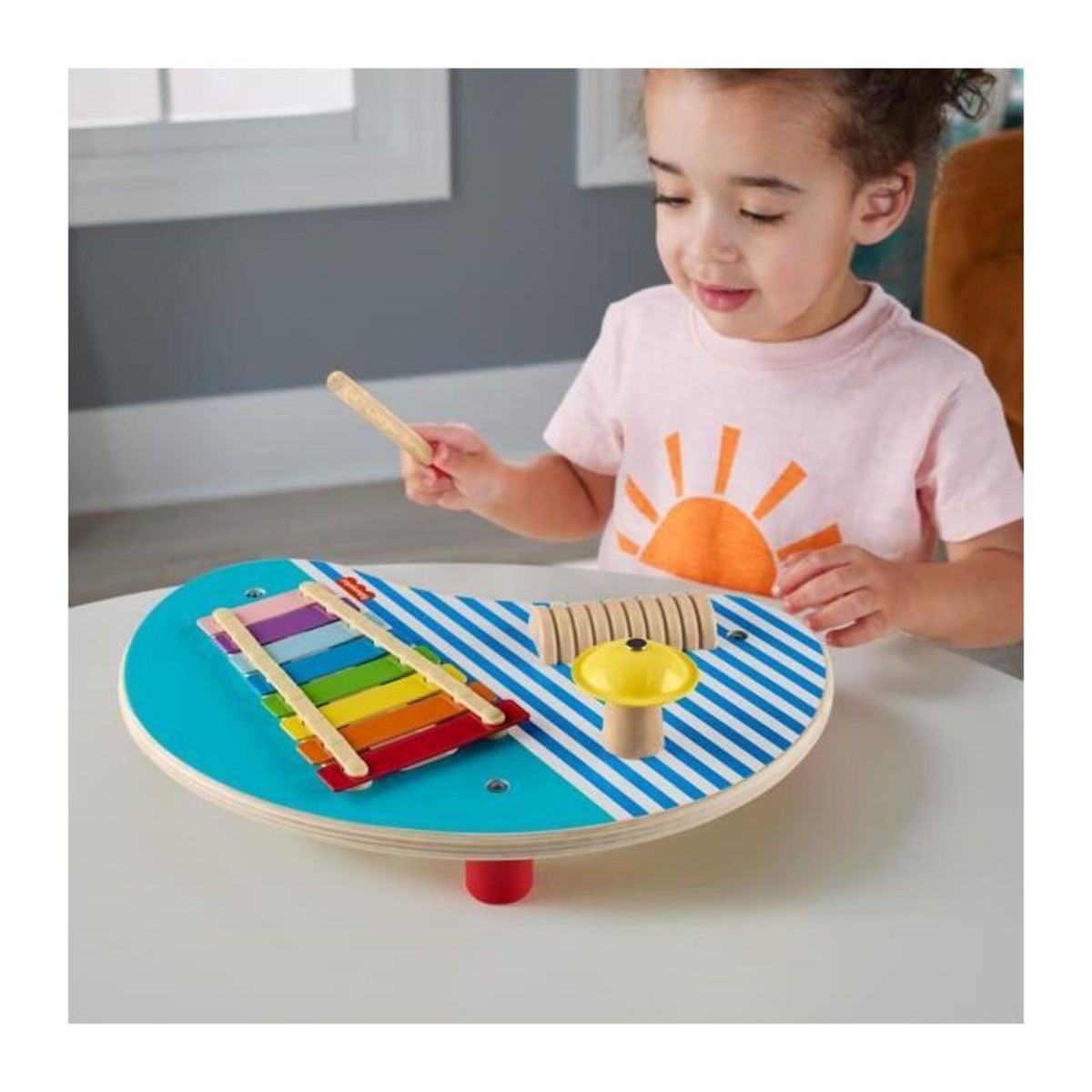 FISHER PRICE Fisher-Price-Table musicale en bois avec instruments de percussion HXT91