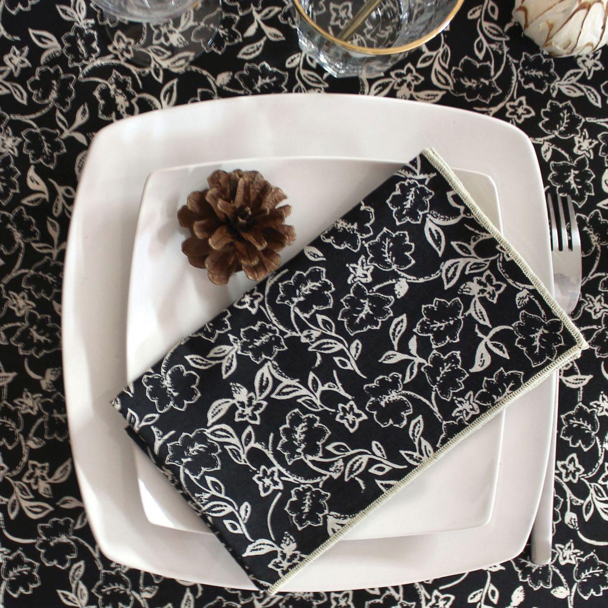 Voir la diapositive 4 : ENJOY HOME Lot de 4 serviettes de table  linette  40x40 noir & écru