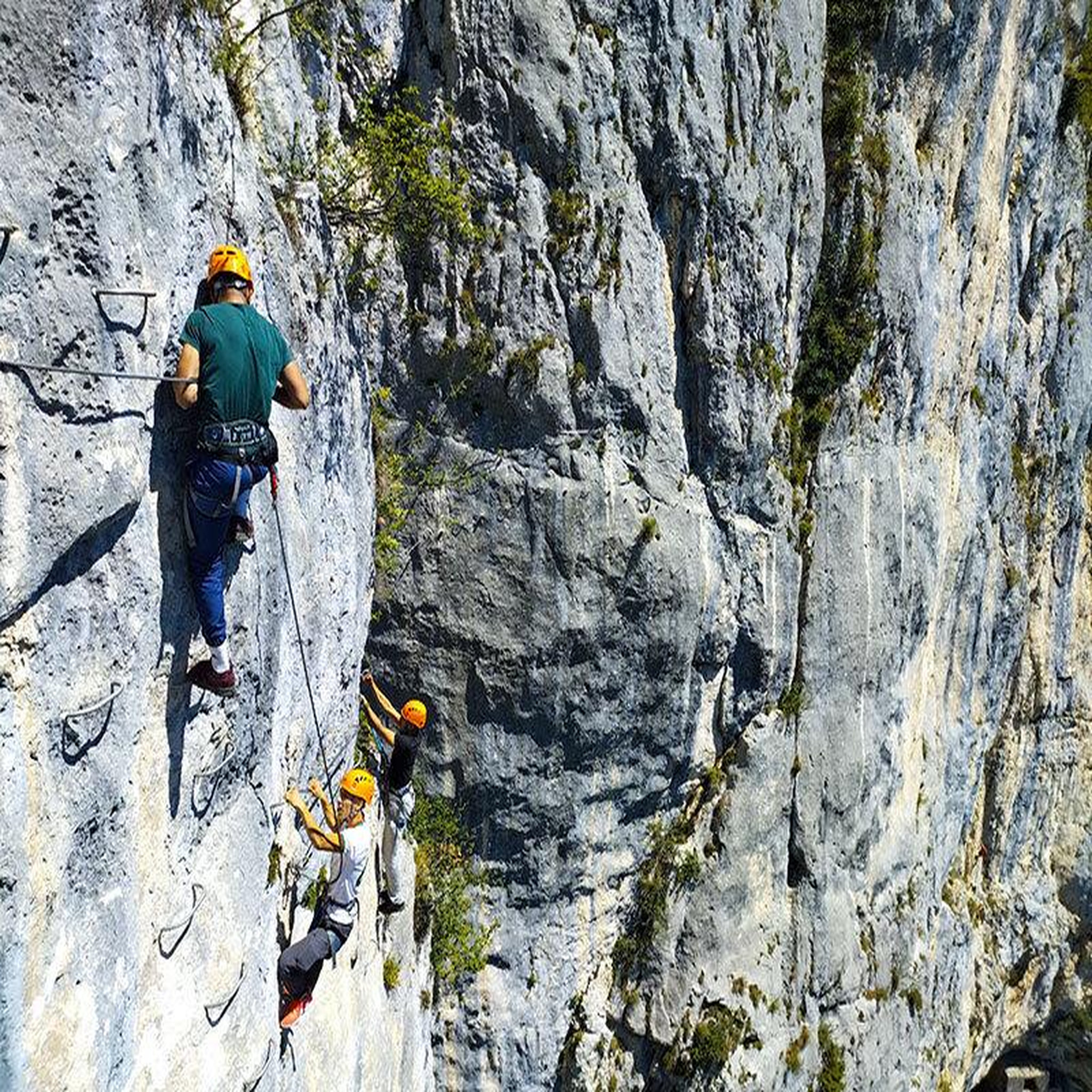Voir la diapositive 4 : Smartbox Parcours via ferrata jules carret près de aix-les-bains pour 2 confirmés - coffret cadeau sport & aventure