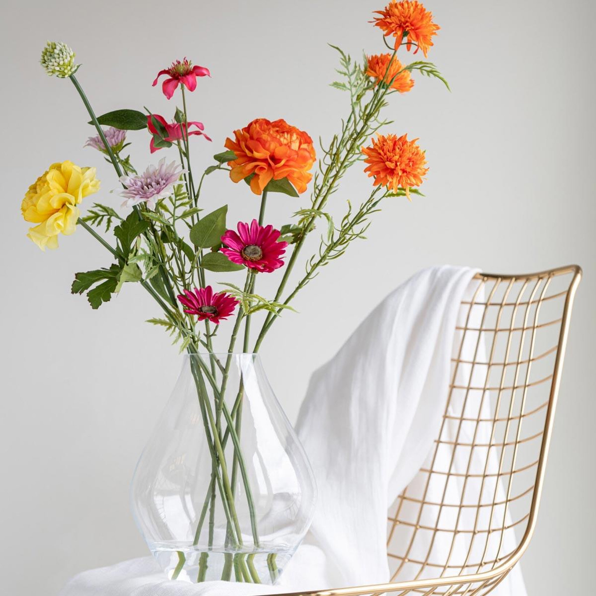 Voir la diapositive 2 : J-LINE Vase design en verre  cleo  28cm transparent