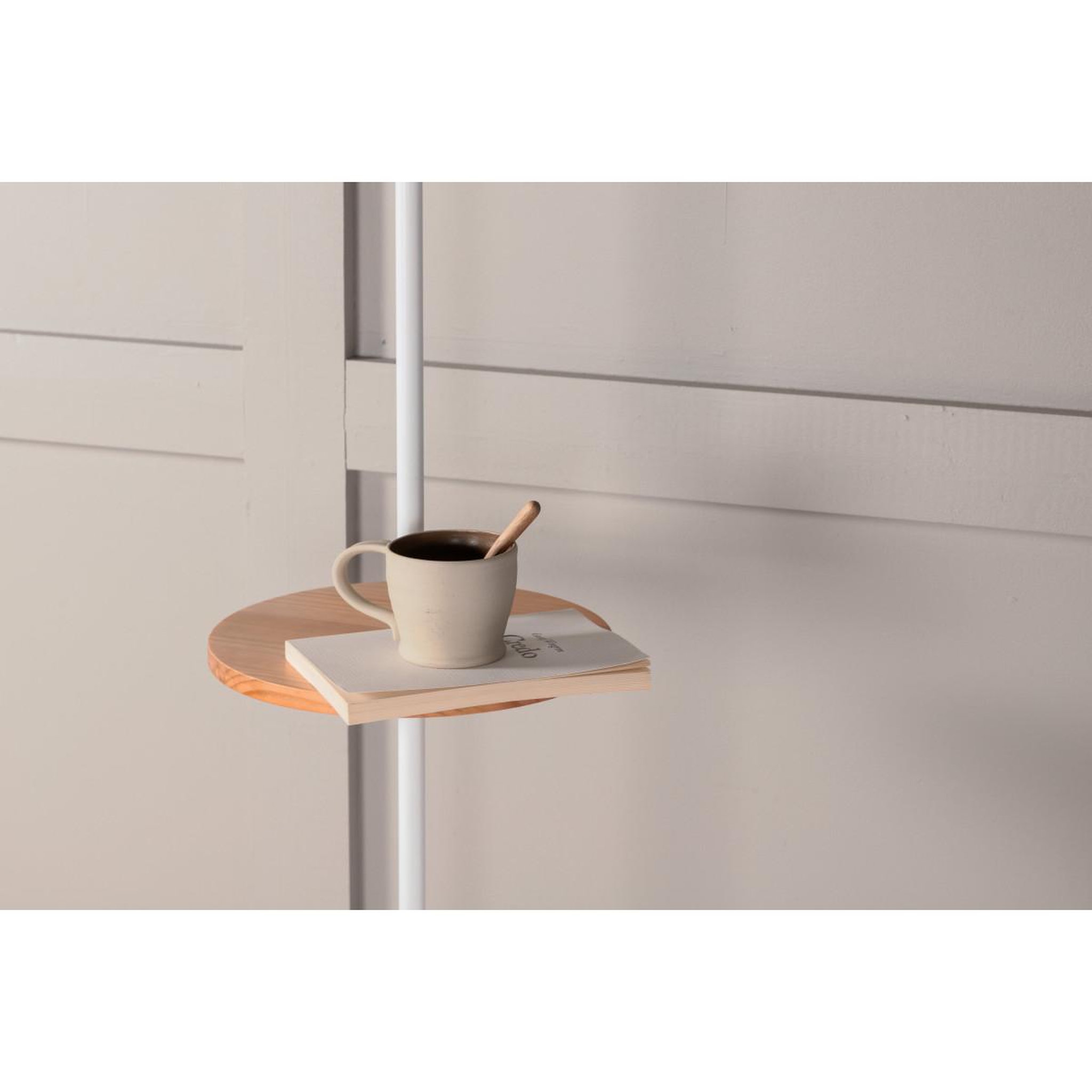 Voir la diapositive 6 : Paris Prix Lampadaire avec plateau  hattman  165cm beige
