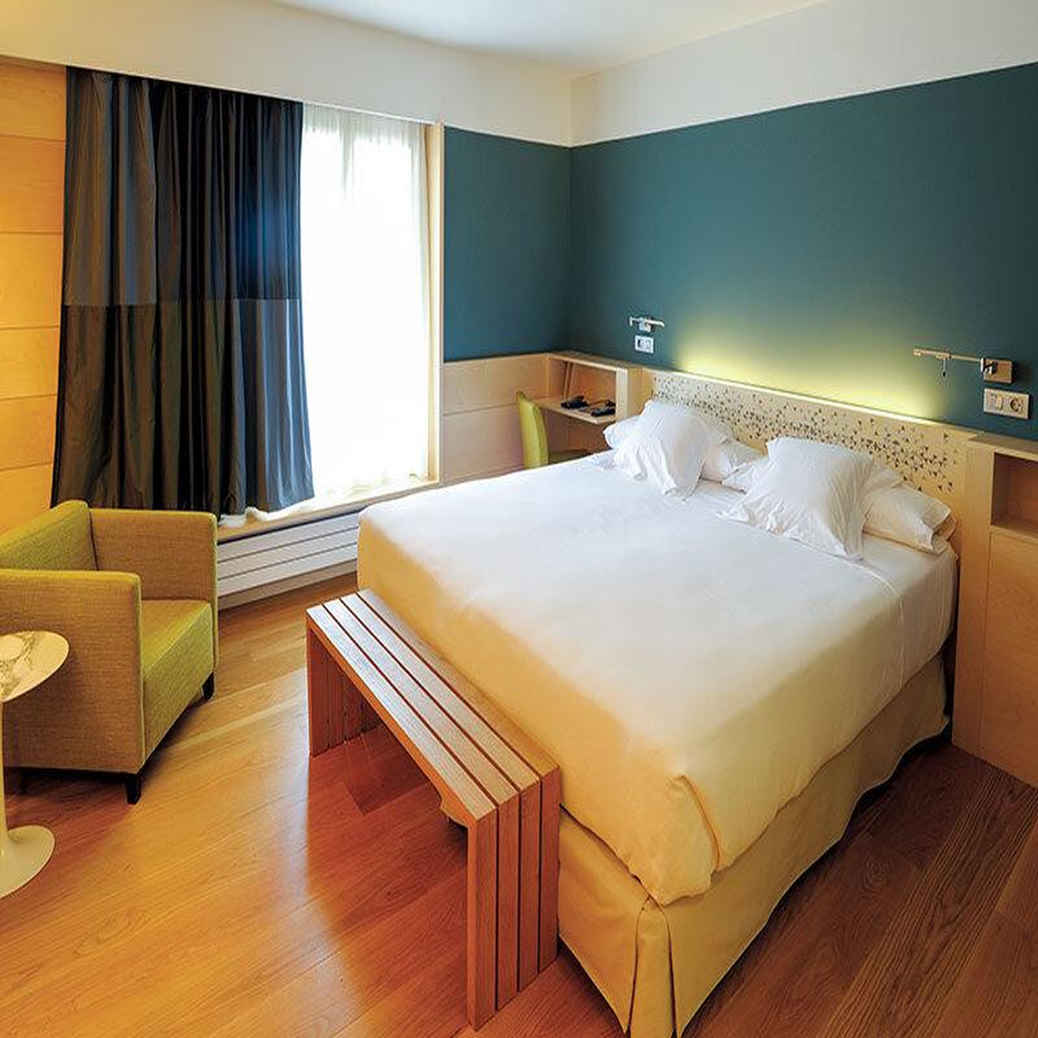 Voir la diapositive 2 : Smartbox Séjour de 2 jours en hôtel 4* avec spa dans les pyrénées à la frontière espagnole - coffret cadeau séjour