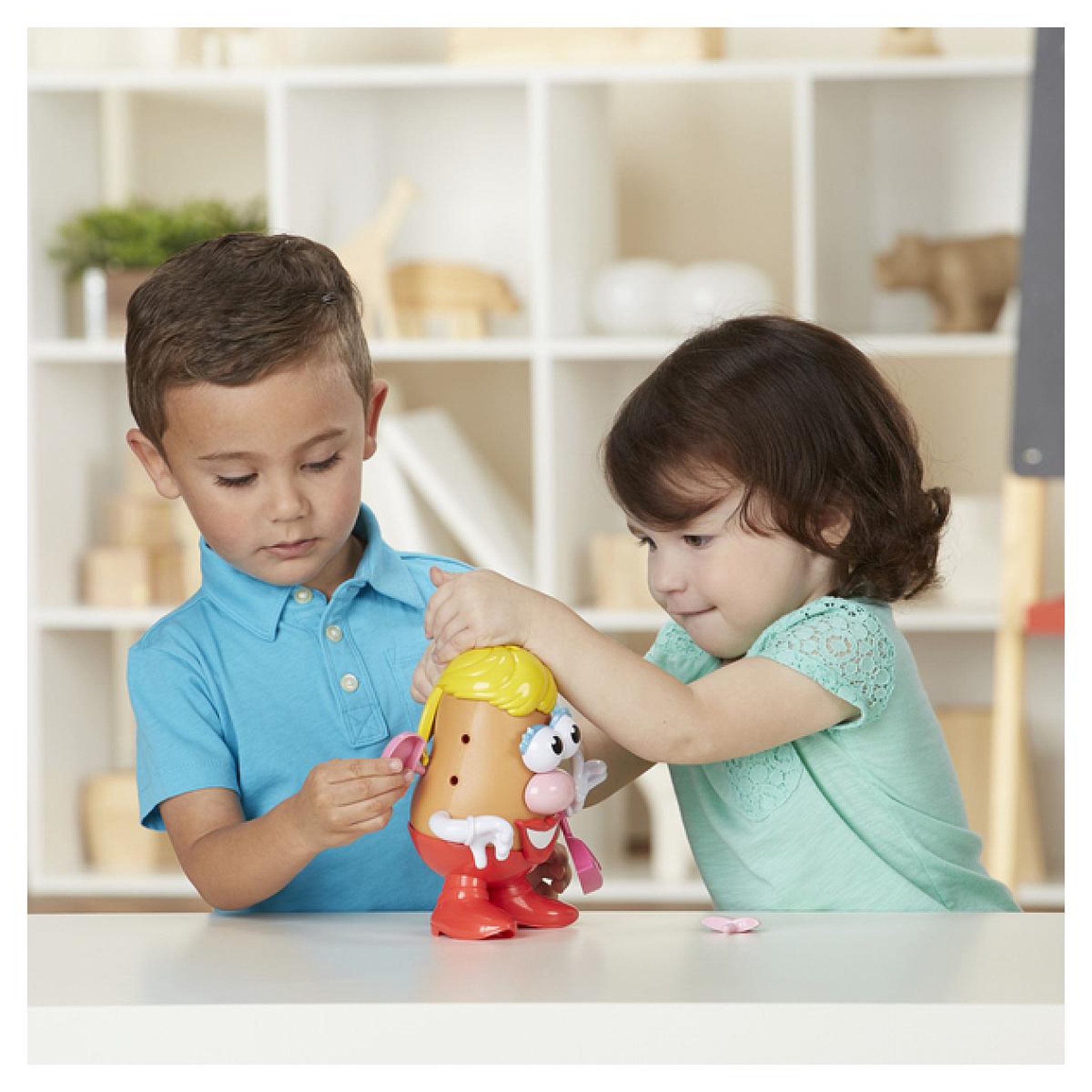 Voir la diapositive 2 : HASBRO Mme patate classique potato head