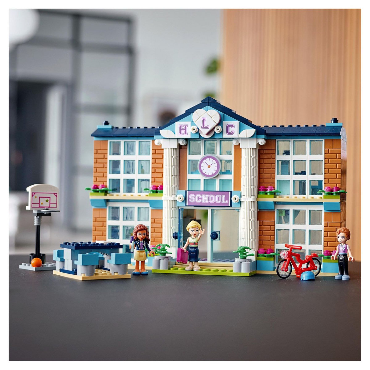 LEGO Friends 41682 - L&rsquo;école de Heartlake City