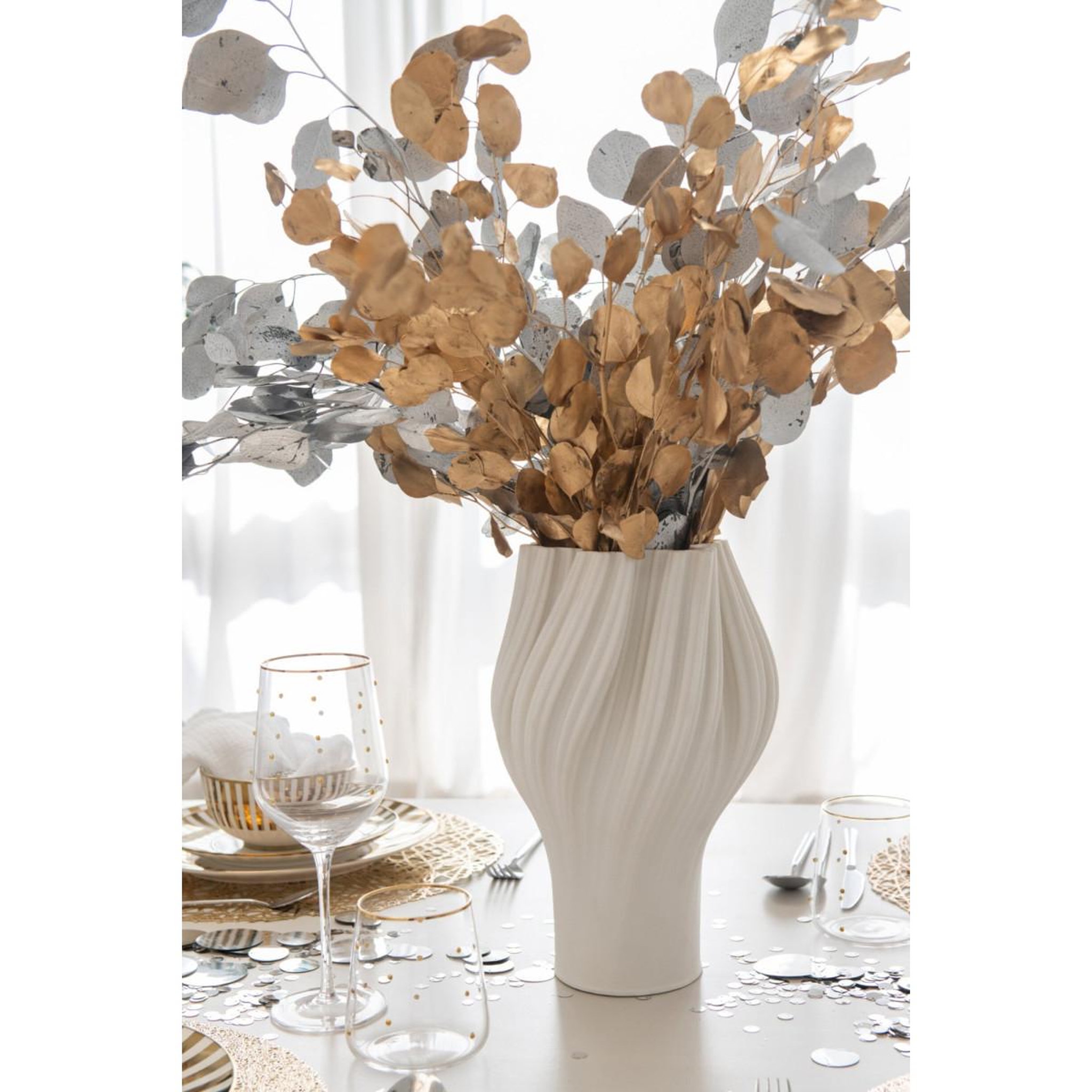 Voir la diapositive 3 : J-LINE Vase design en porcelaine  corolle  30cm blanc