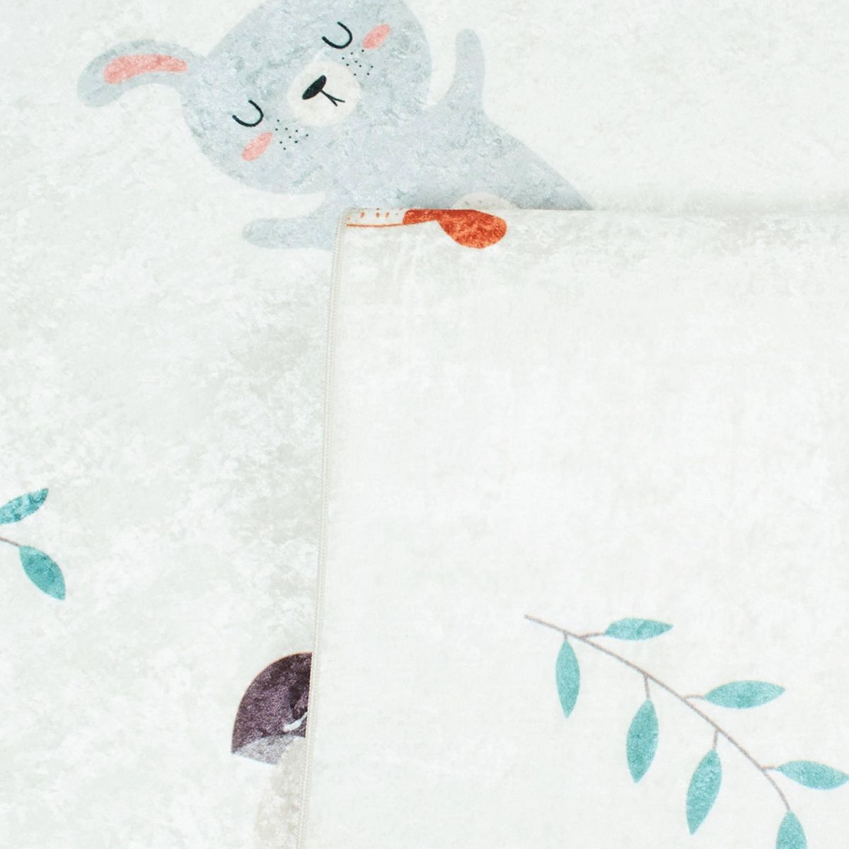 SWEEEK Tapis intérieur enfant blanc imprimé animaux thème automnal - Ravon