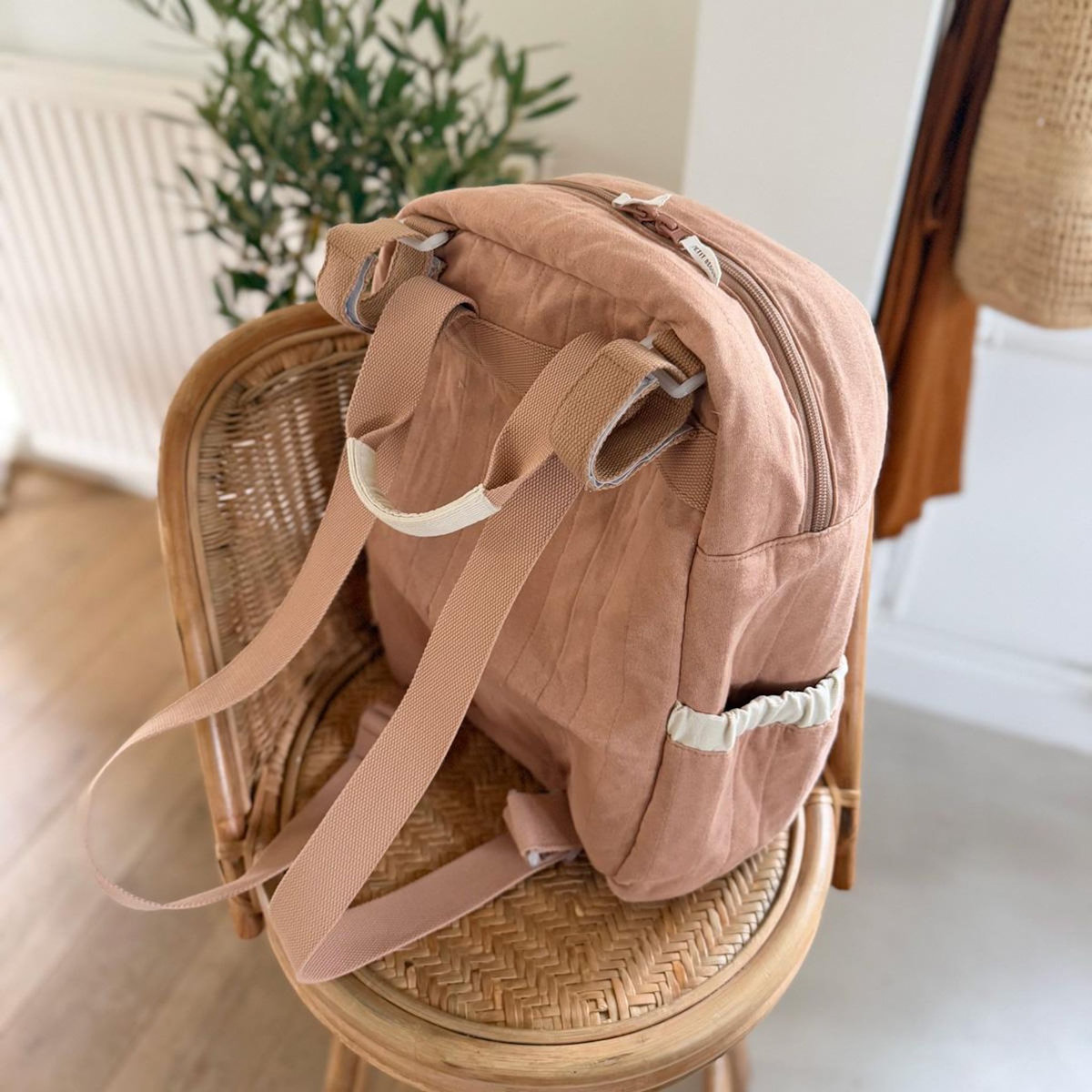 Petit Béguin Sac à dos à langer Mini Loutre