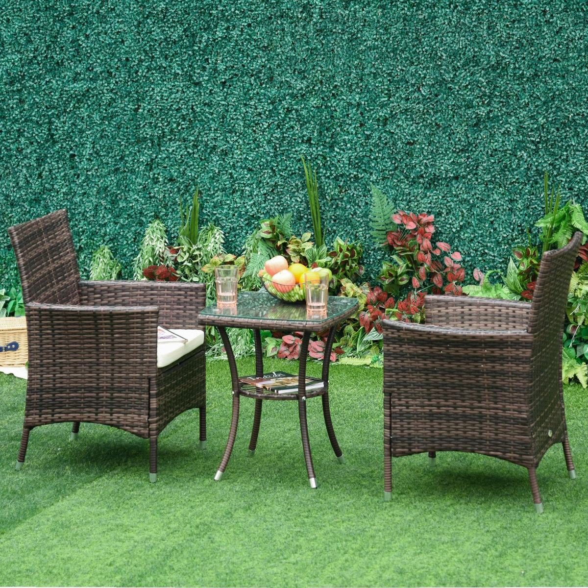 OUTSUNNY Outsunny Ensemble salon de jardin 2 places : 2 fauteuils et table basse plateau verre trempé résine tressée imitation rotin chocolat foncé coussins blanc