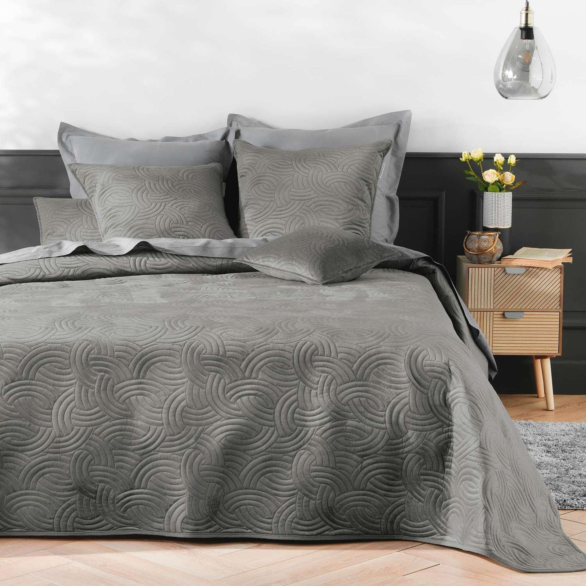 Voir la diapositive 5 : Douceur d'Intérieur Dessus de lit matelassé GRACE - Velours uni