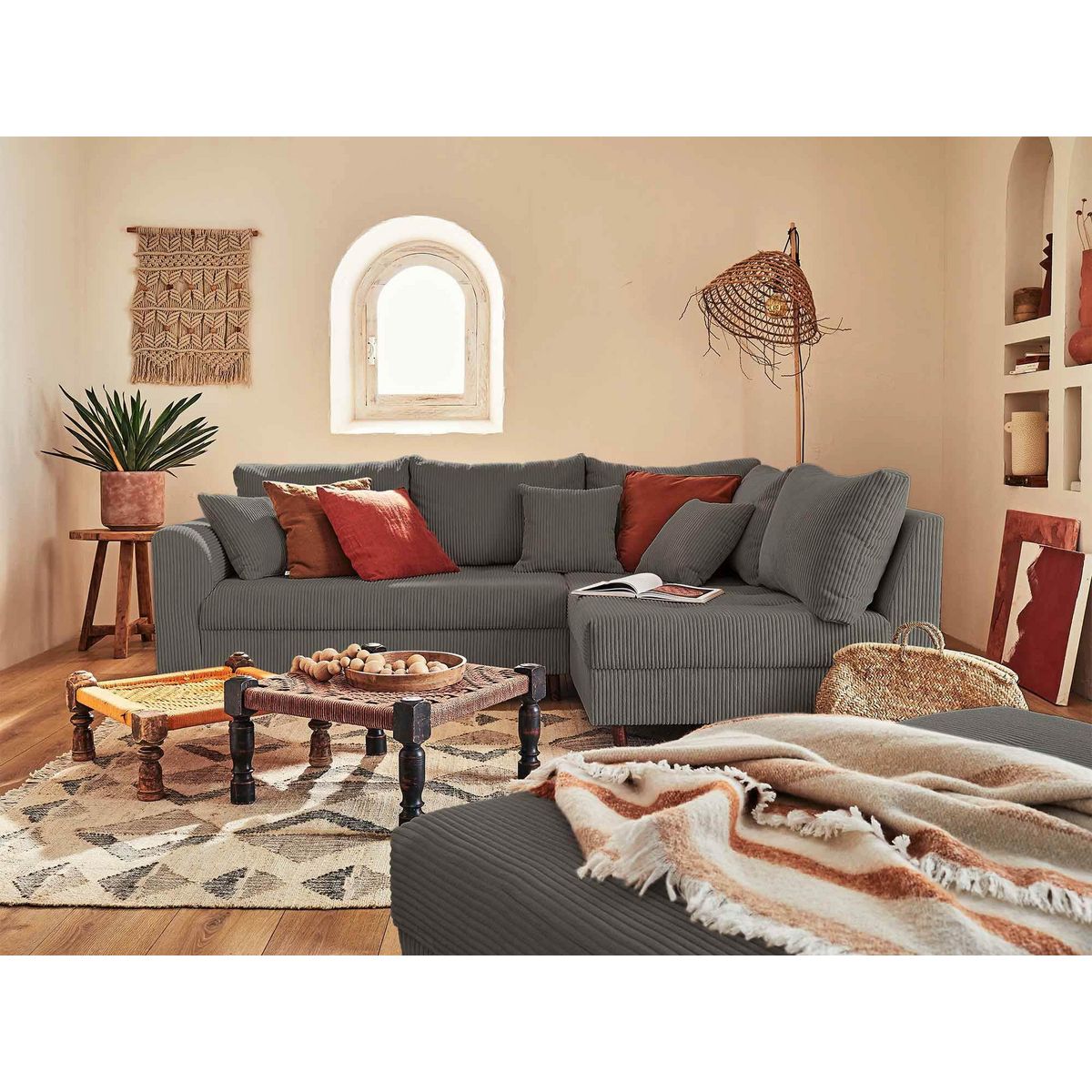 LISA DESIGN Rune - canapé d'angle droit - 4 places - avec pouf d'appoint - en velours côtelé