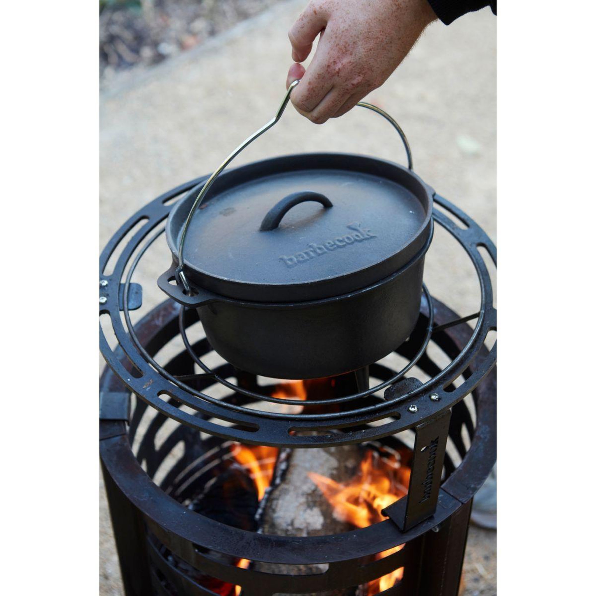 Voir la diapositive 3 : BARBECOOK Cocotte barbecue en fonte émaillée 3l bc-woo-6008