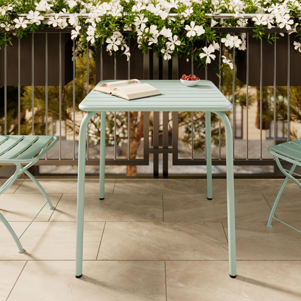 Rendez vous déco Table de jardin carrée en métal vert clair - Yumi